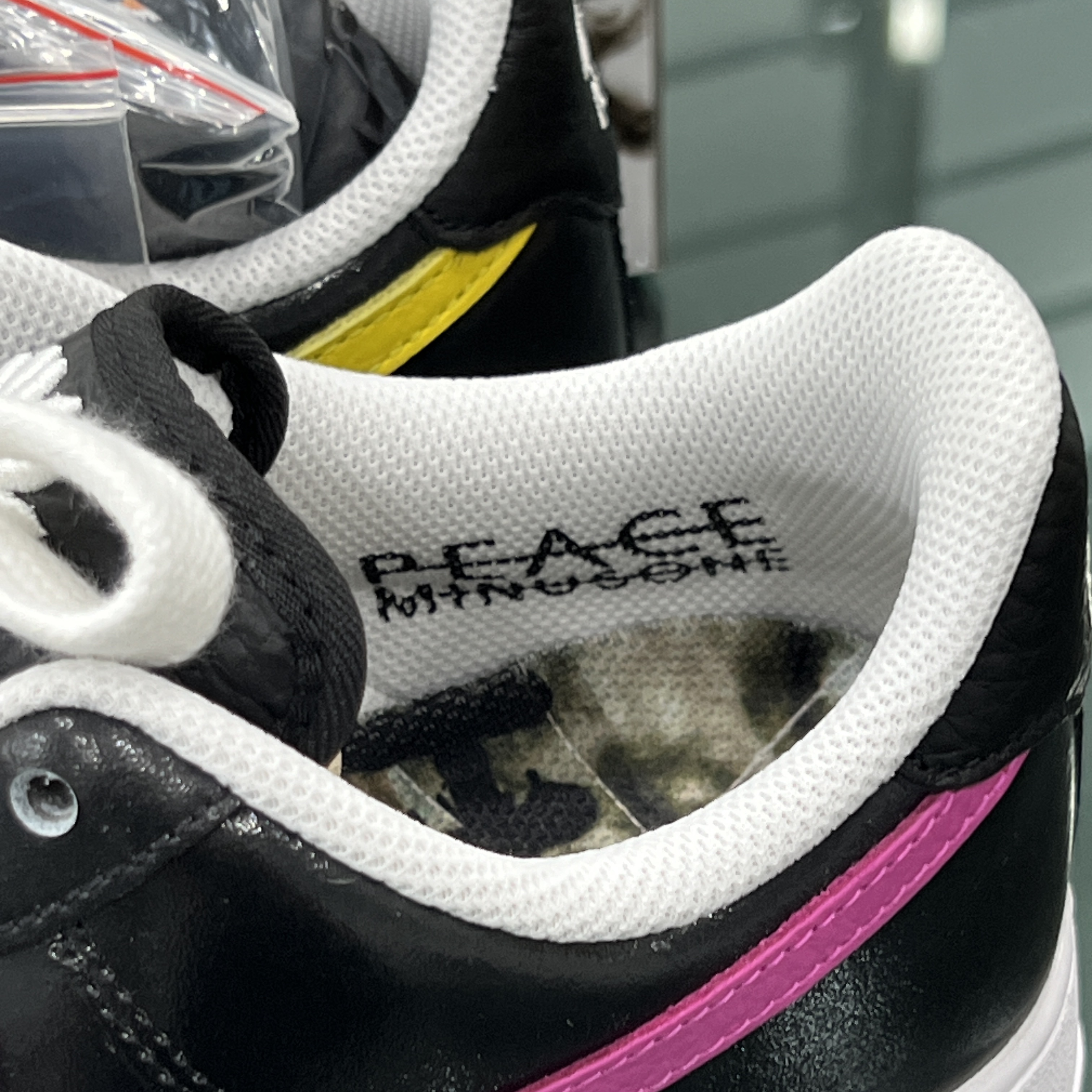Nike x Peaceminusone Air Force 1 Low Para-Noise 3.0 Black and Multicolor 착용 스타일 - 7