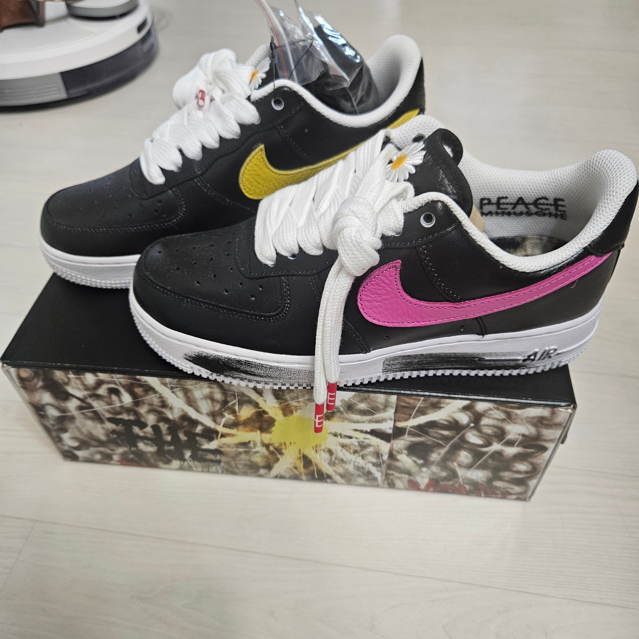 Nike x Peaceminusone Air Force 1 Low Para-Noise 3.0 Black and Multicolor 착용 스타일 - 2