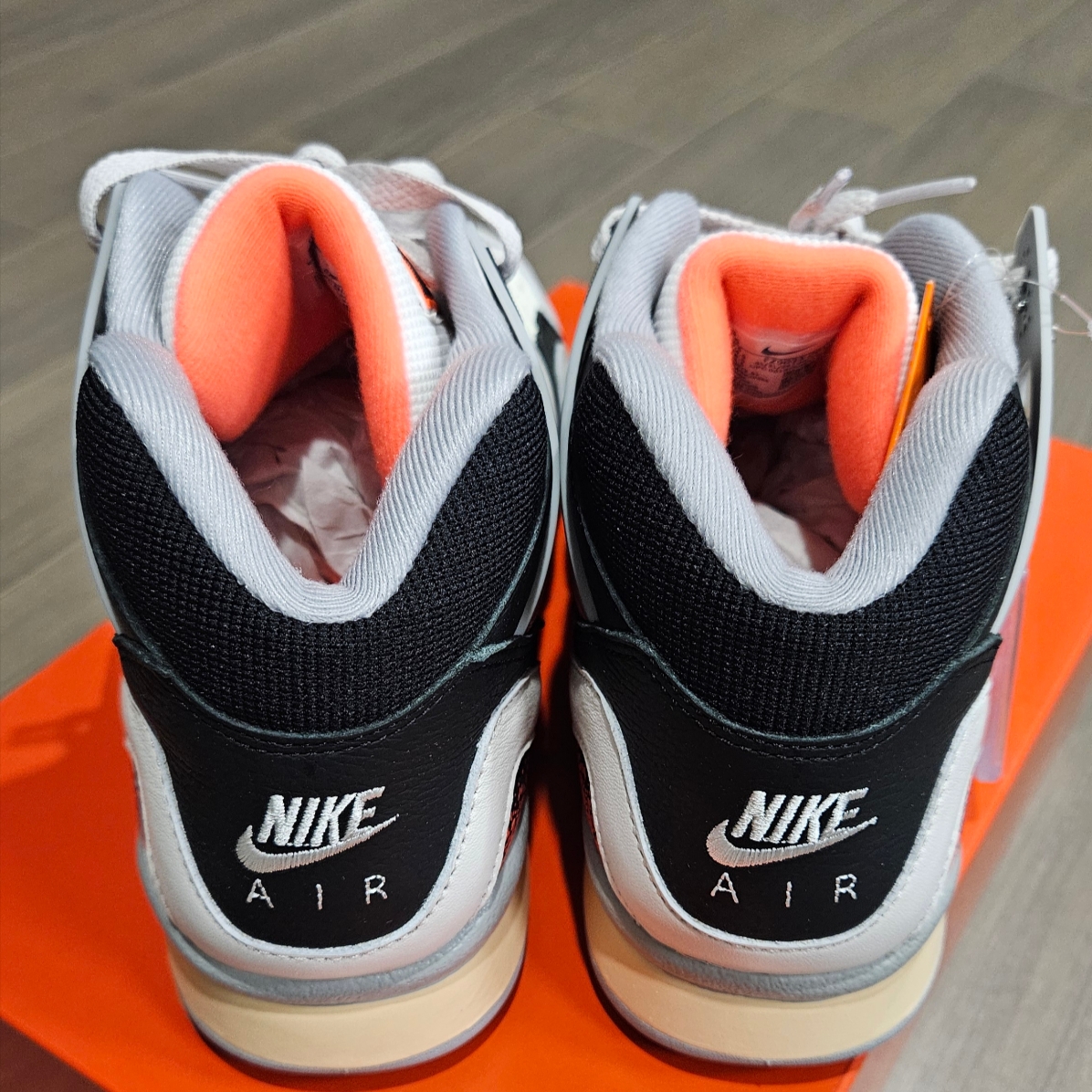 Nike Air Tech Challenge II Hot Lava 2024 착용 스타일 - 4