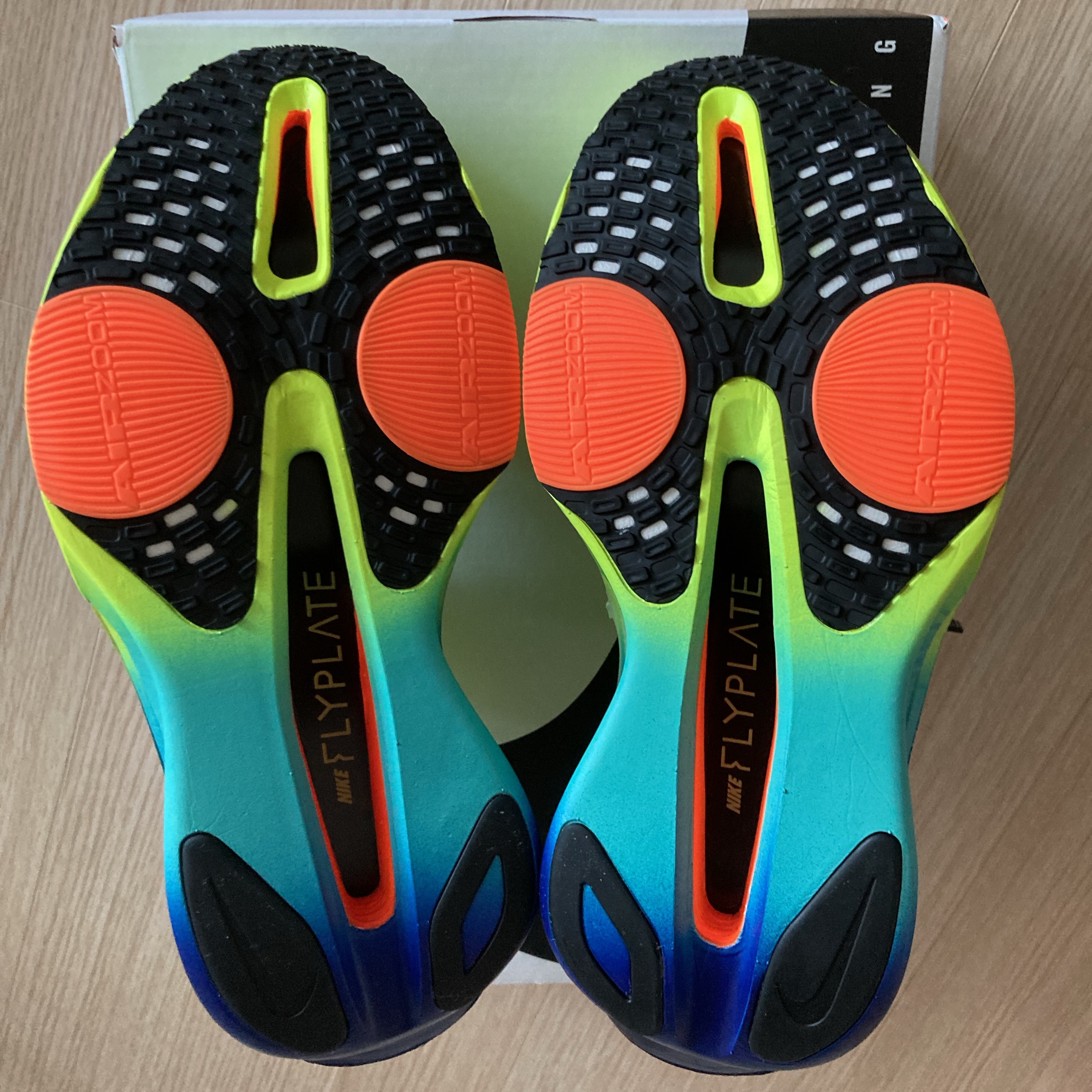 Nike Air Zoom Alphafly Next% 3 Olympic Safari, Nike Air Zoom Alphafly Next% 3 Volt 착용 스타일 - 8