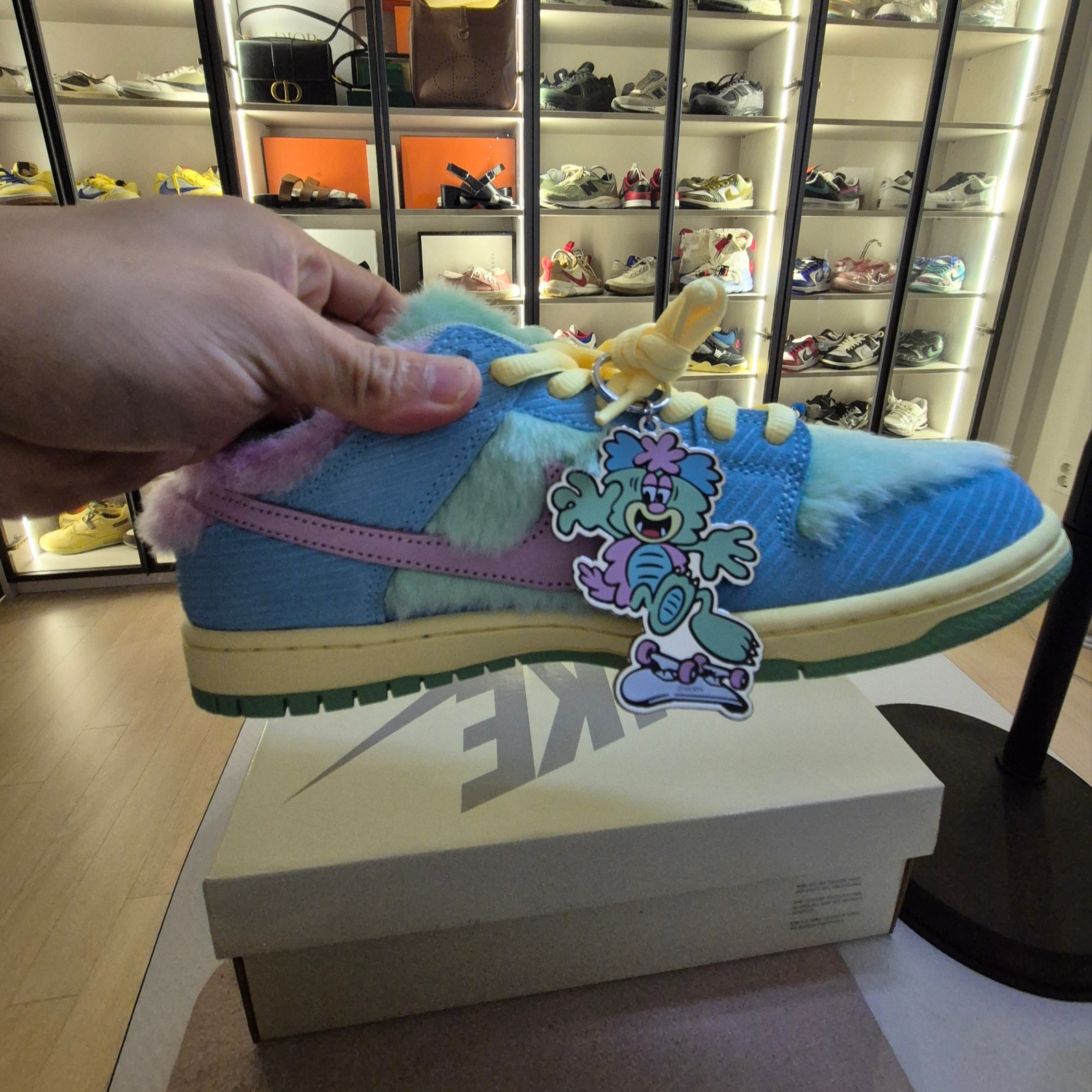 Nike x Verdy SB Dunk Low Pro Blue Gaze and Enamel Green 착용 스타일 - 6
