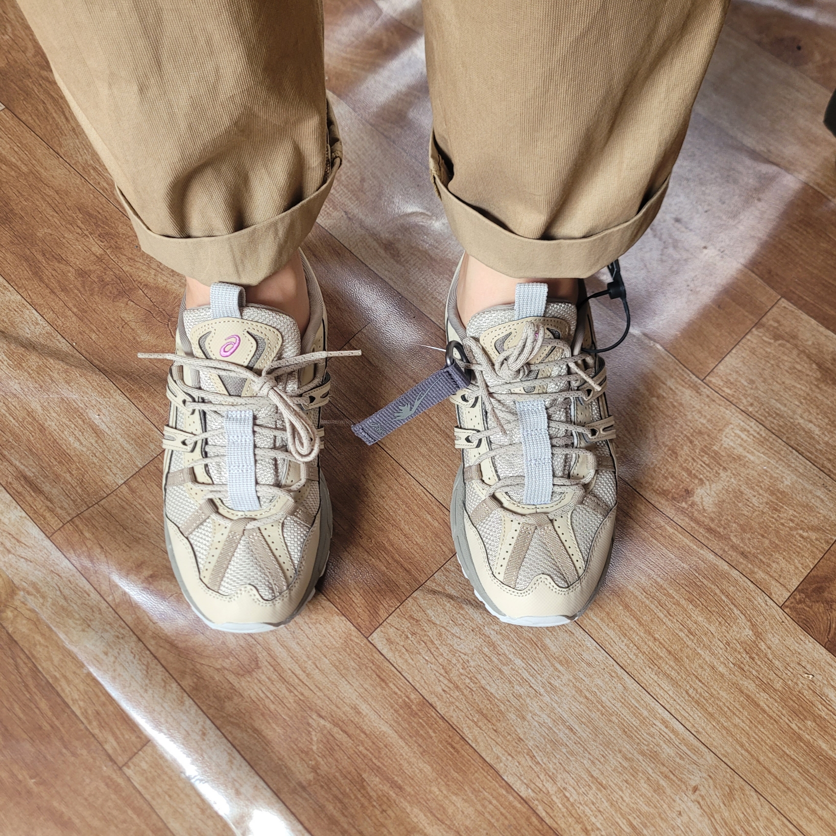 Asics Gel-Sonoma 15-50 Feather Grey Wood Crepe 착용 스타일 - 3