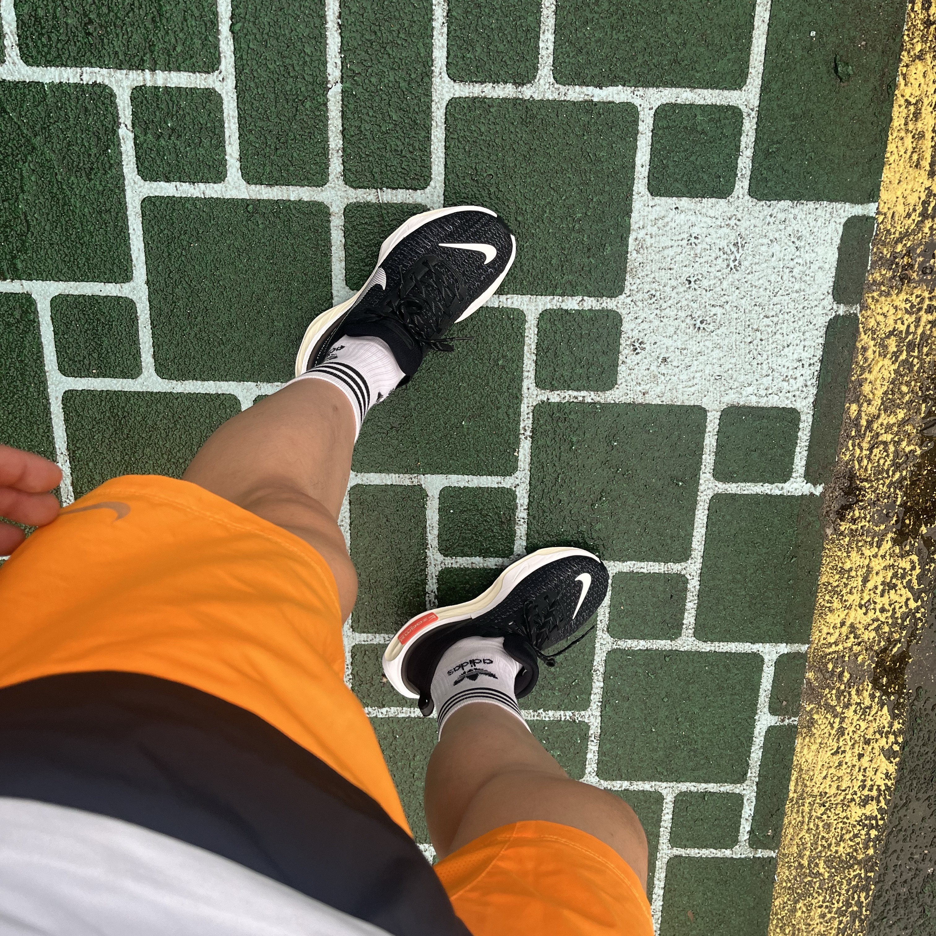 Nike ZoomX Invincible Run Flyknit 3 Black White 착용 스타일