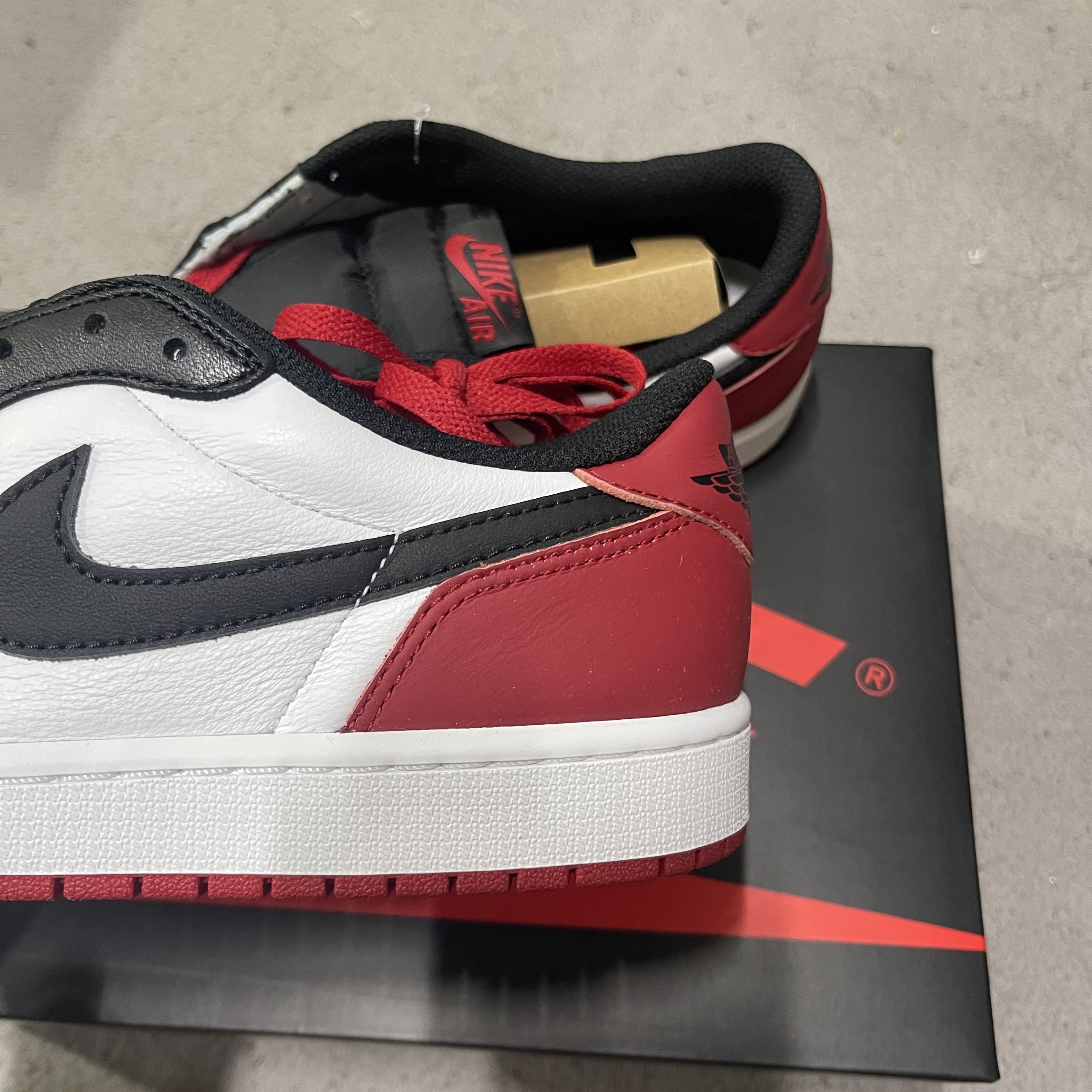 Jordan 1 Low Bred Toe 착용 스타일 - 3