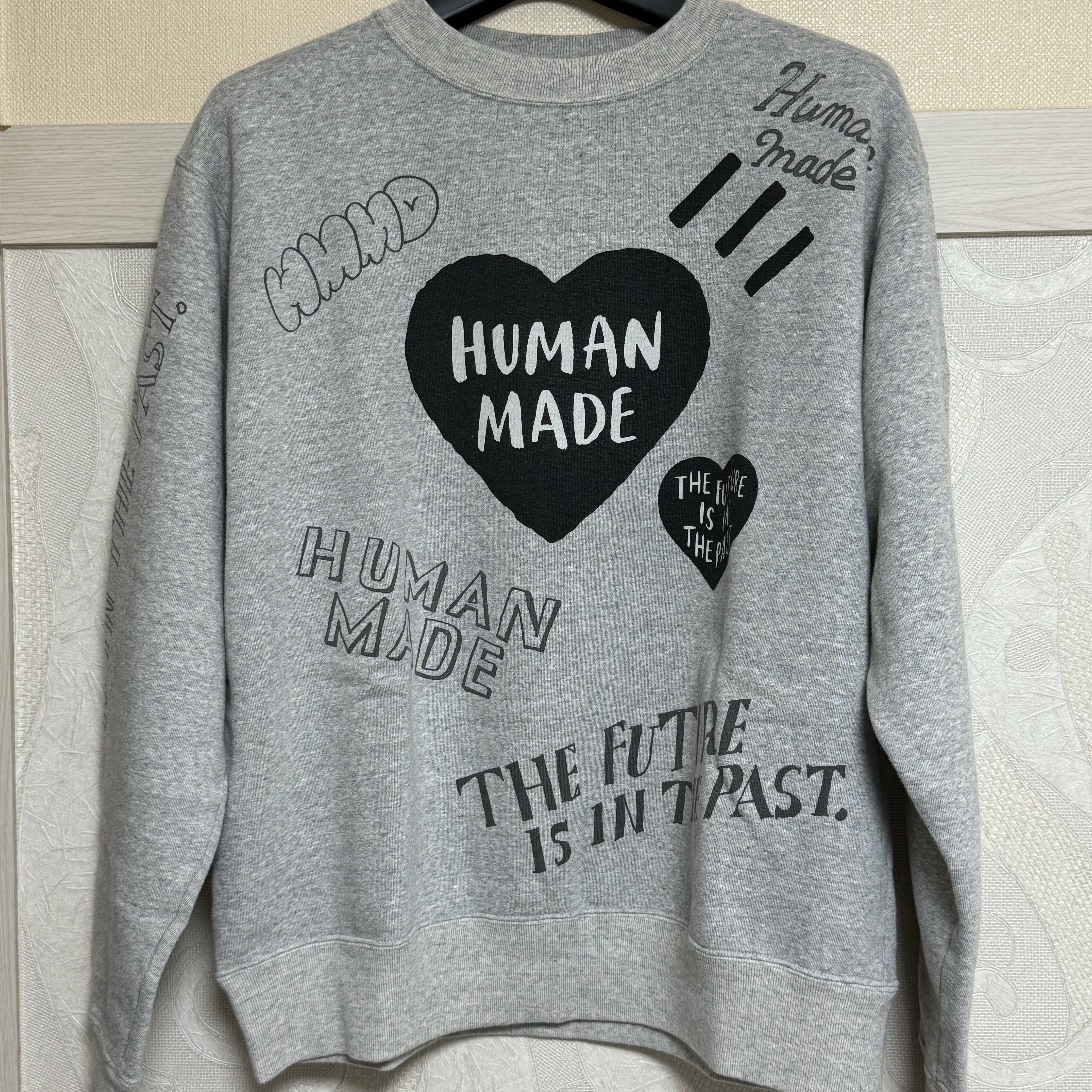 Human Made Graffiti Sweatshirt Gray 착용 스타일