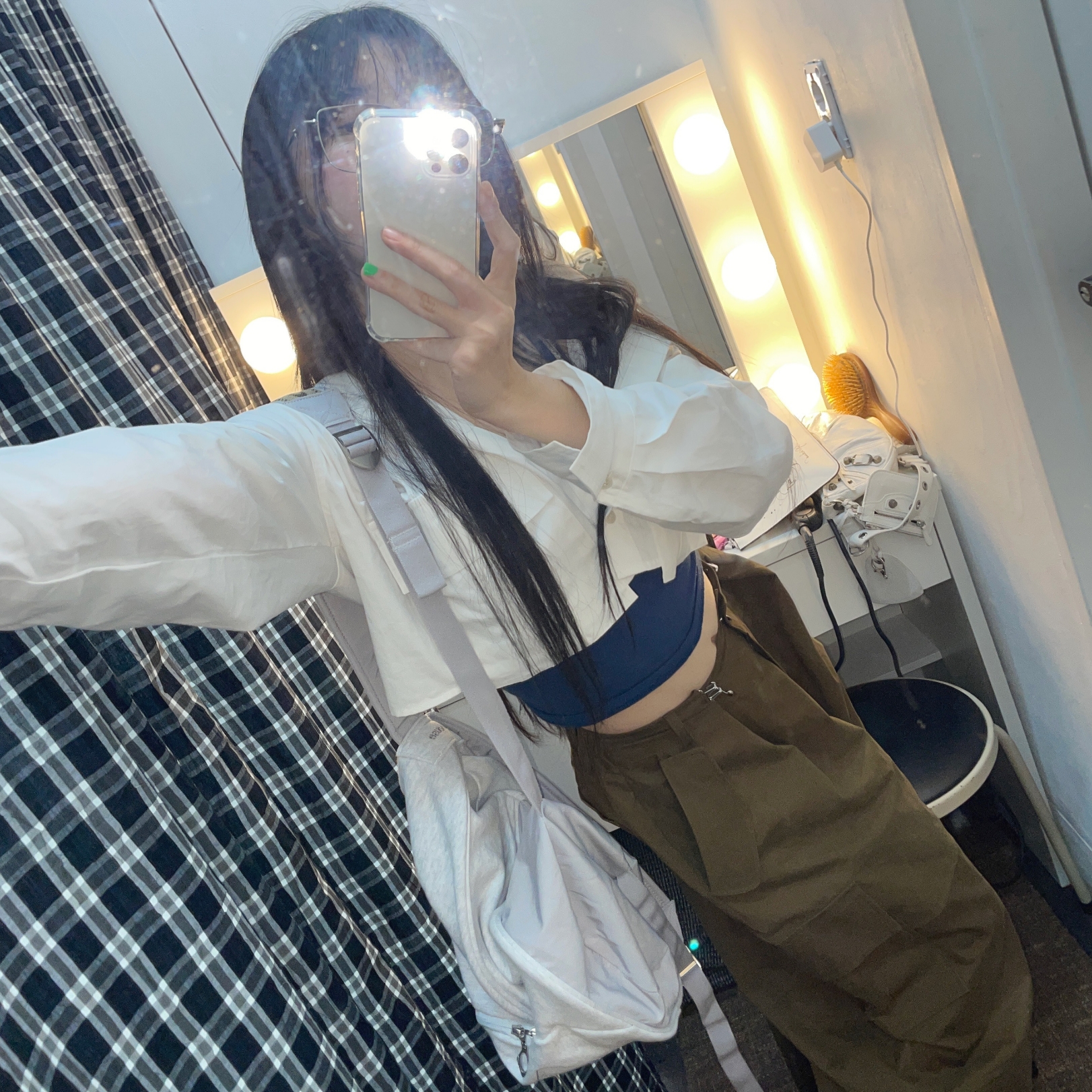 Mischief Drawstring Duffle Bag Light Melange Grey, Gentle Monster x Maison Margiela MM117 Brown Translucent Clear 착용 스타일 - 1