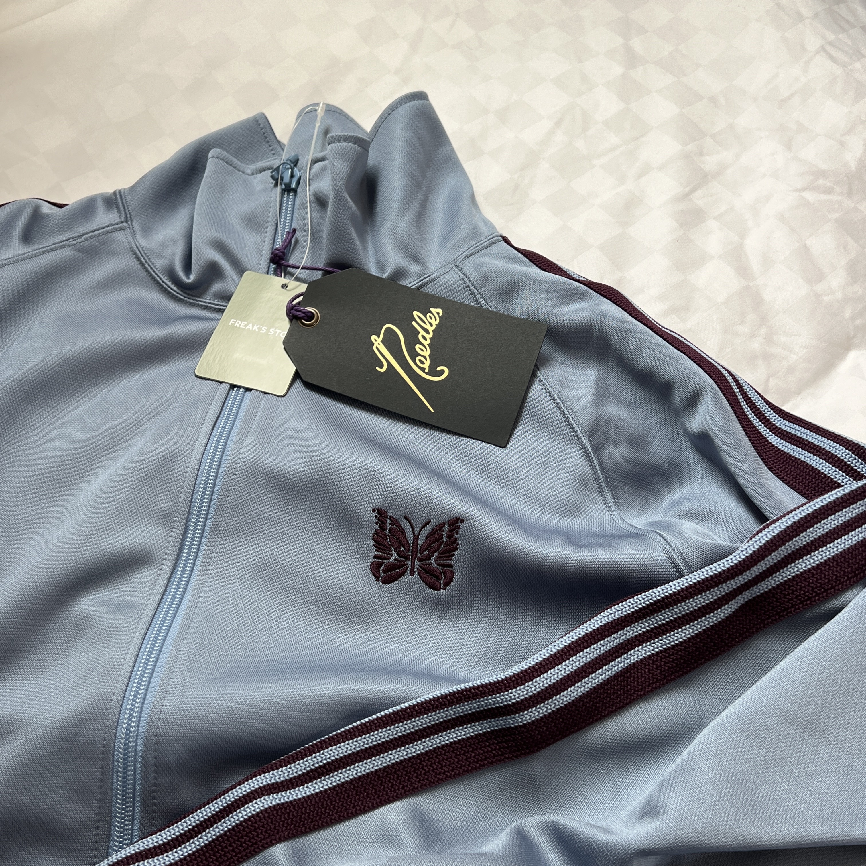 Needles x Freak's Store Track Jacket Poly Smooth Sax Blue 착용 스타일