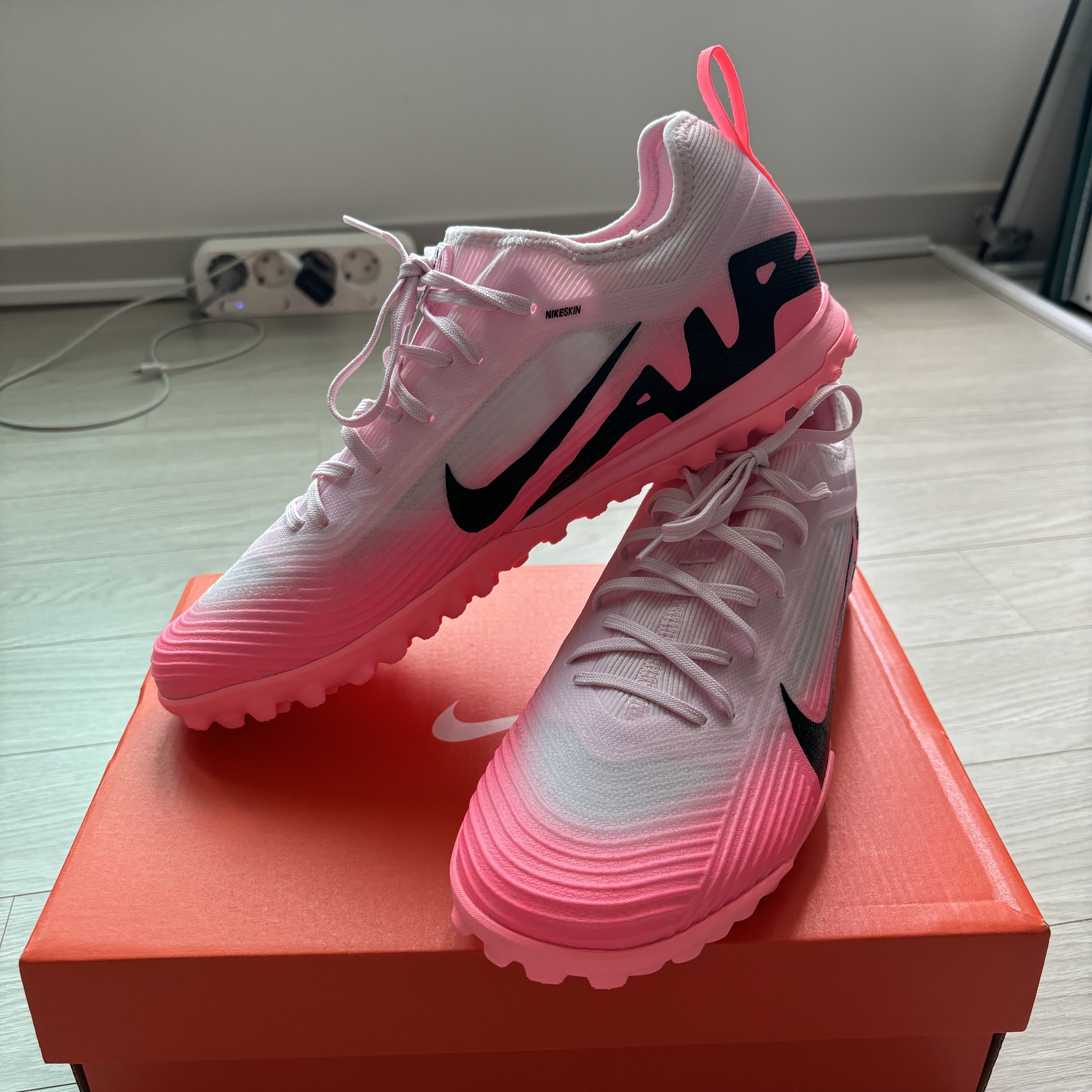 Nike Zoom Mercurial Vapor 15 Pro TF Pink Foam Black 착용 스타일