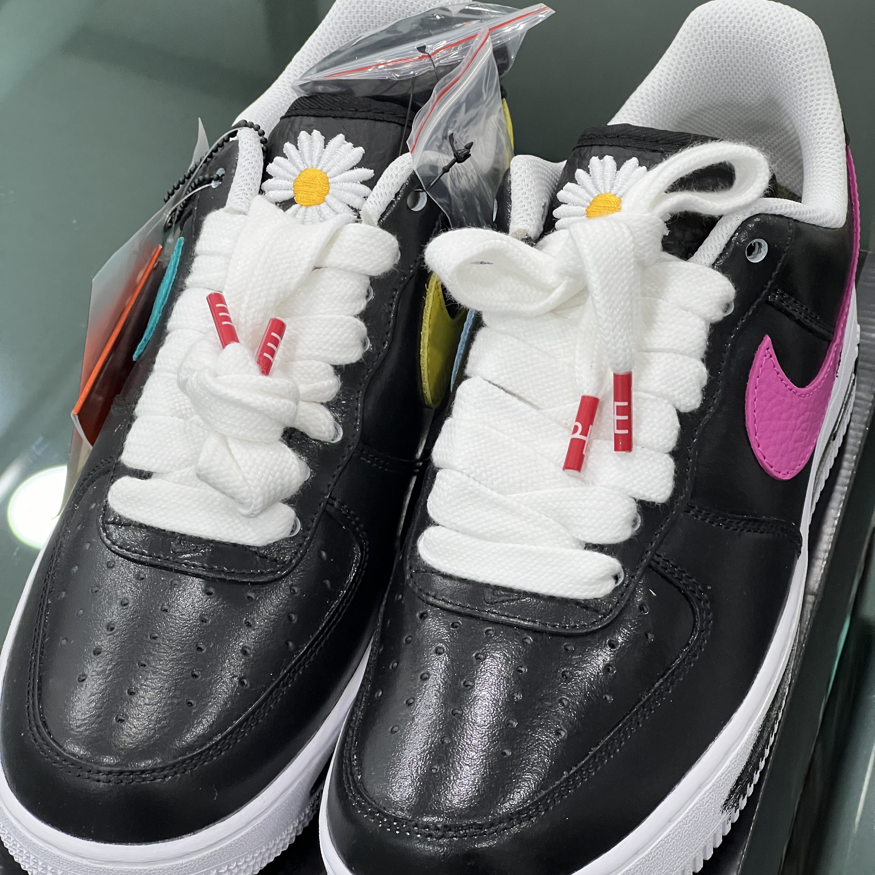 Nike x Peaceminusone Air Force 1 Low Para-Noise 3.0 Black and Multicolor 착용 스타일 - 3