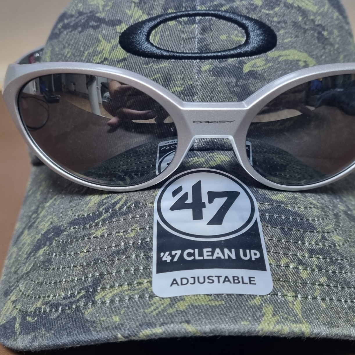 Oakley Eye Jacket Redux Silver Frame Prizm Black Polarized Lenses High Bridge Fit 착용 스타일