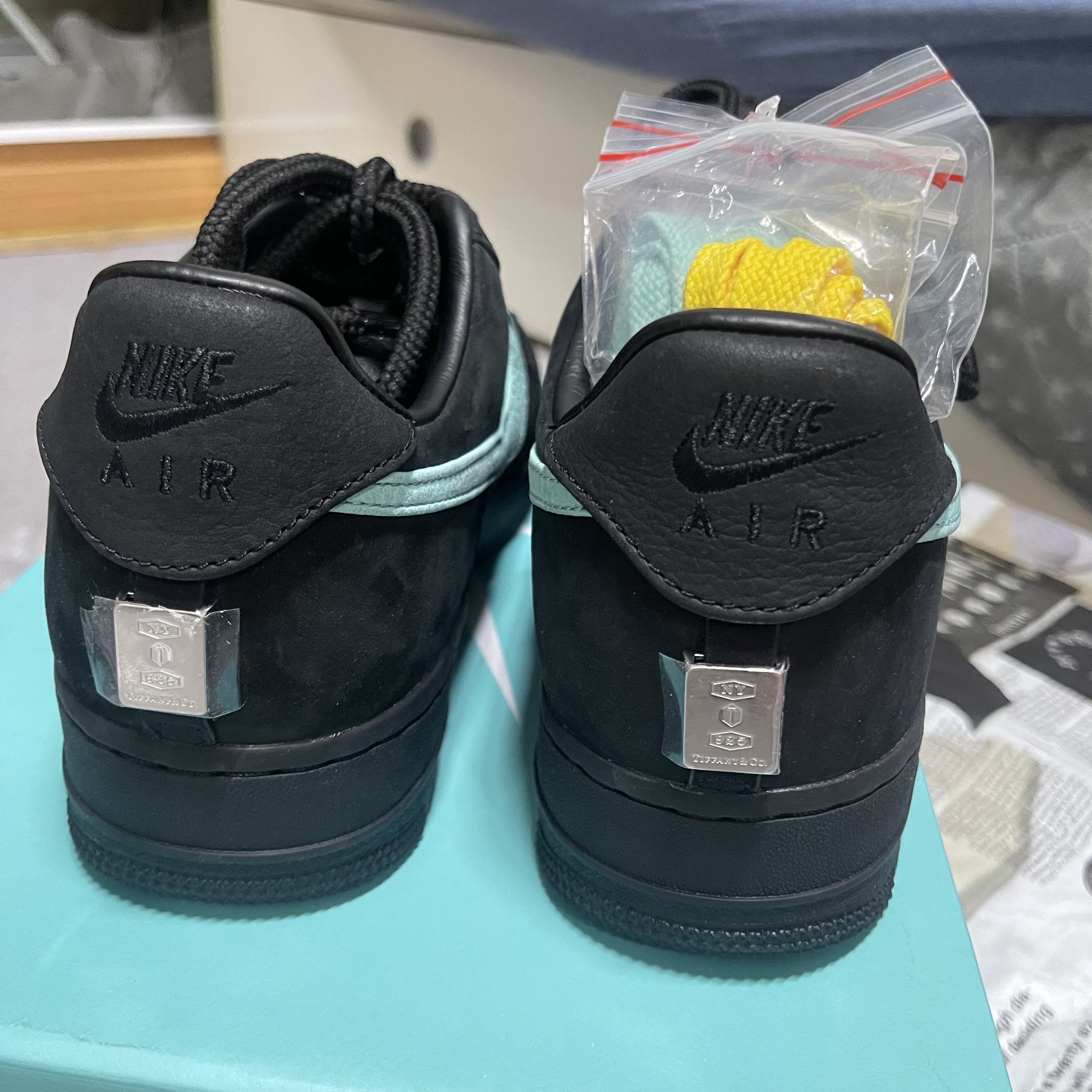 Nike x Tiffany & Co. Air Force 1 Low SP 1837 착용 스타일 - 2