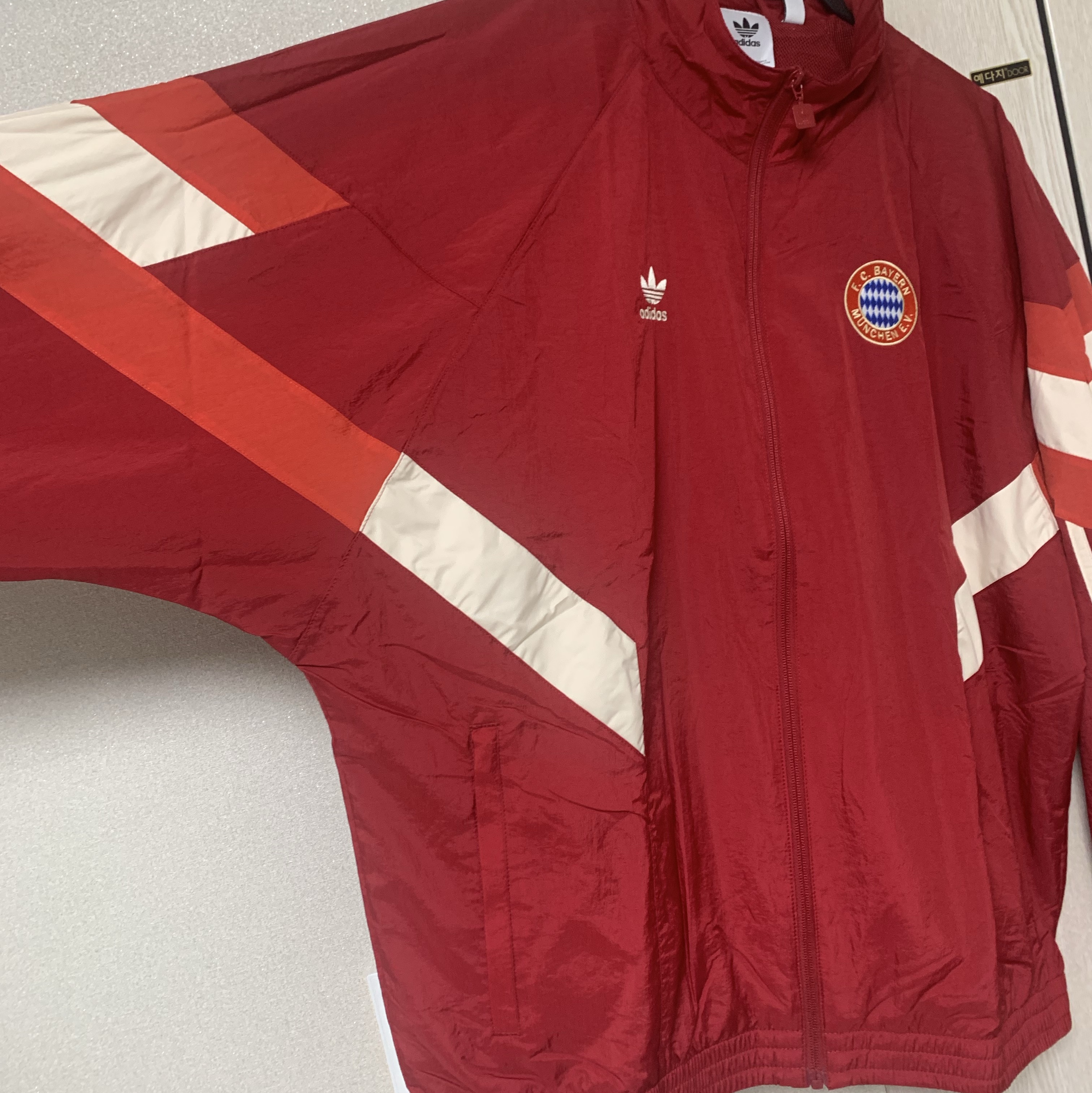 Adidas Bayern Munchen Originals Track Top Active Maroon - KR Sizing 착용 스타일 - 4