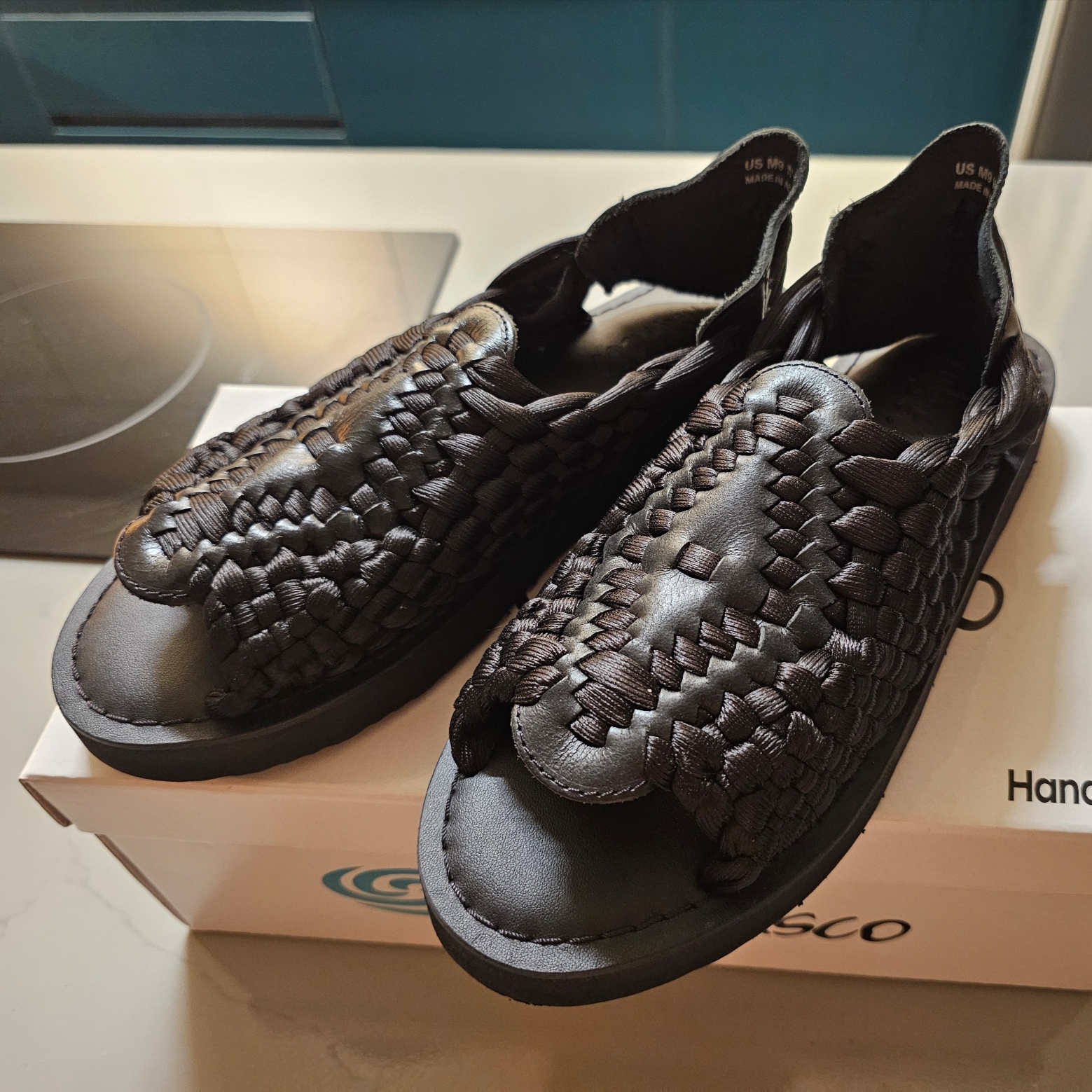 Chubasco Aztec2 Black 착용 스타일 - 2