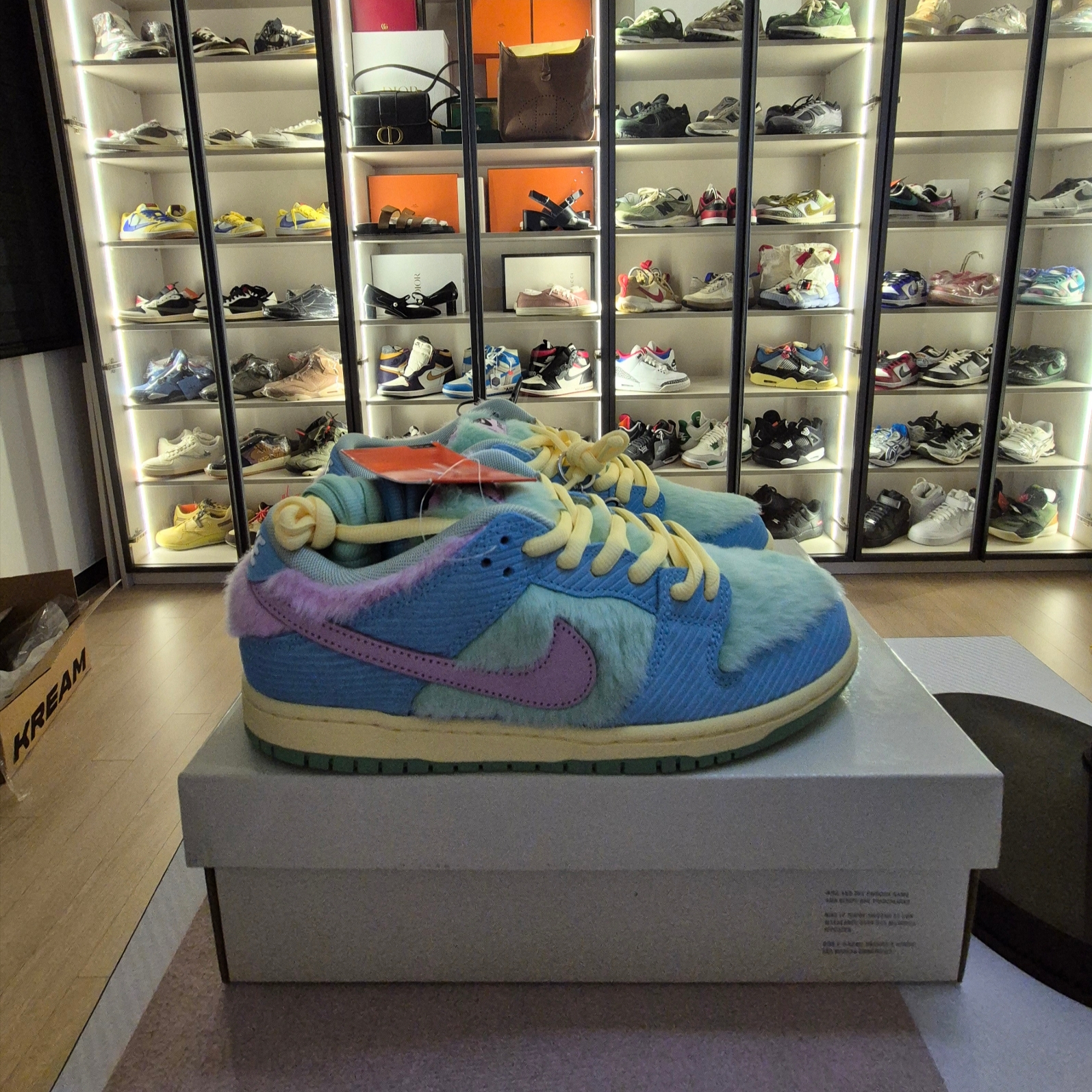 Nike x Verdy SB Dunk Low Pro Blue Gaze and Enamel Green 착용 스타일 - 2