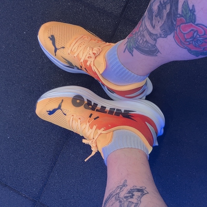Puma Deviate Nitro 3 Fade Sun Stream Sunset Glow 착용 스타일