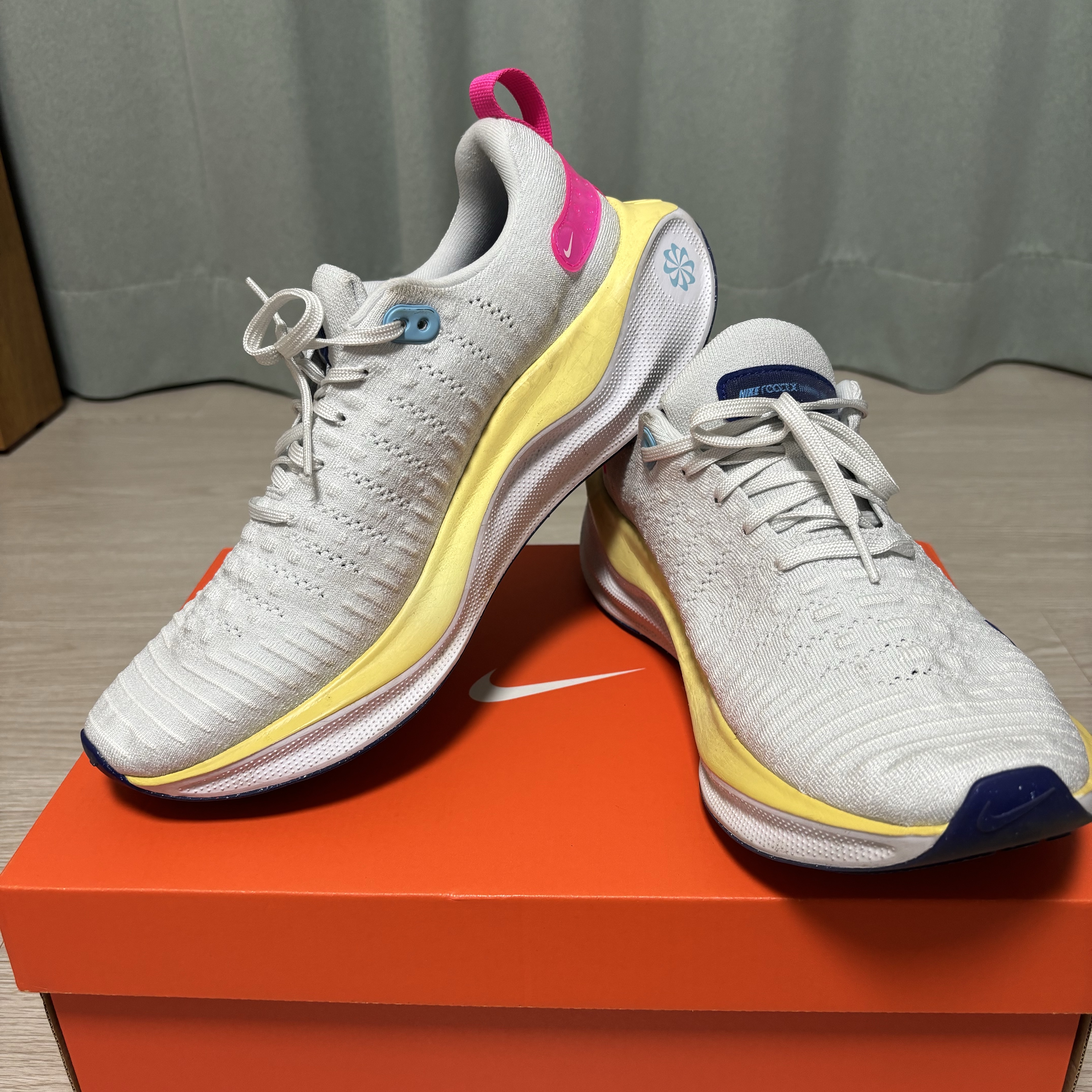 Nike ReactX Infinity Run 4 Photon Dust White 착용 스타일 - 1