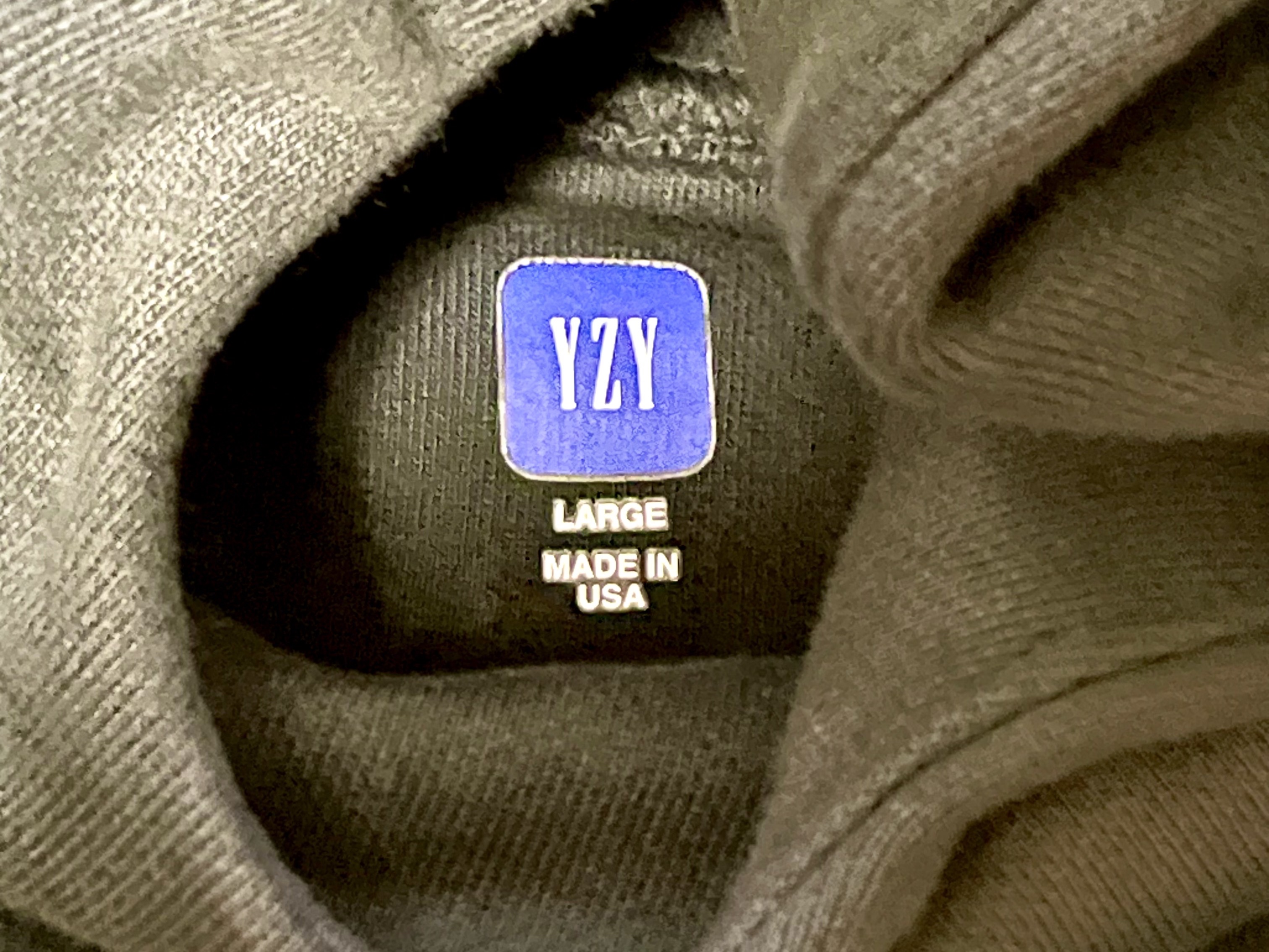 Yeezy Gap Engineered By Balenciaga Dove Hoodie Washed Black 착용 스타일 - 1