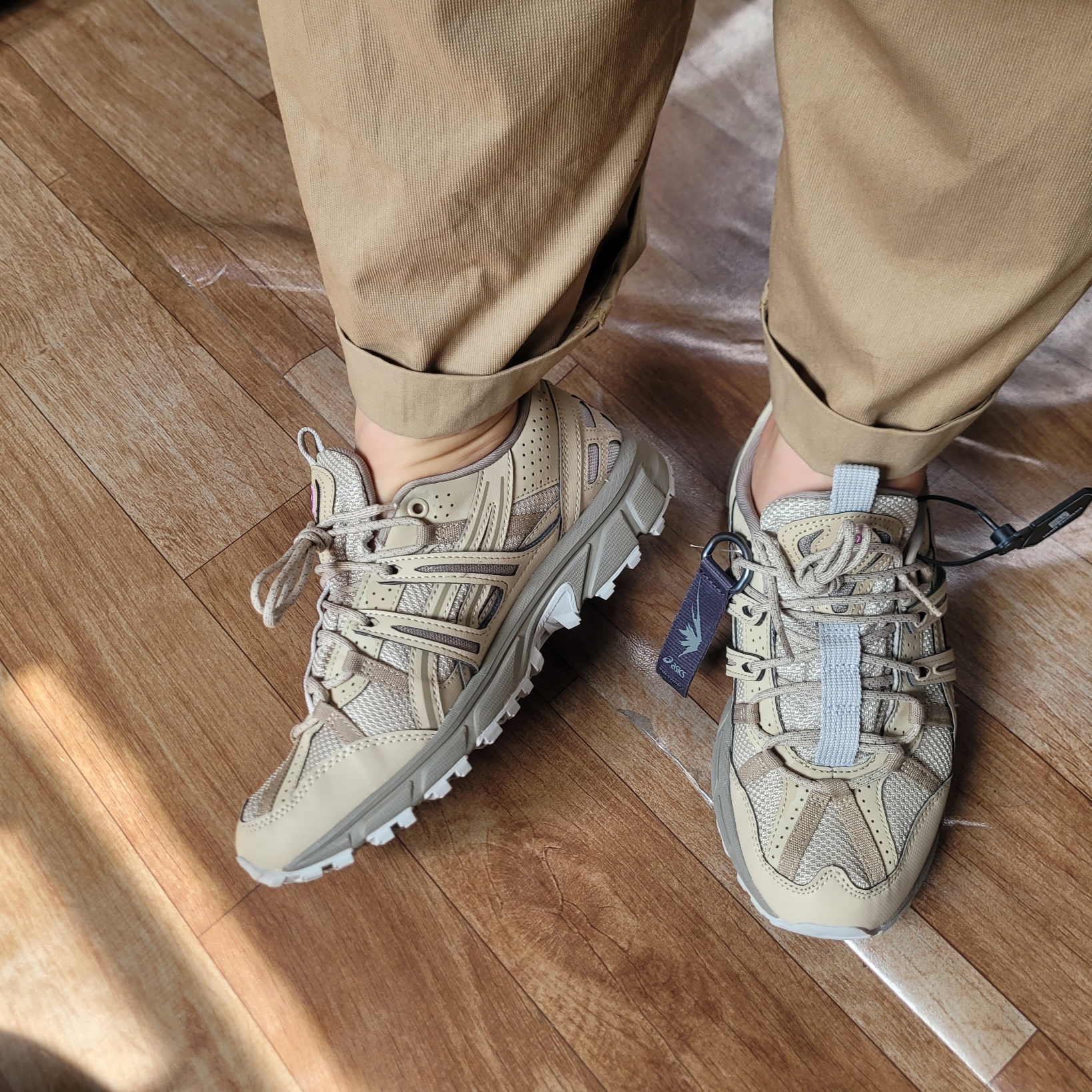 Asics Gel-Sonoma 15-50 Feather Grey Wood Crepe 착용 스타일 - 1