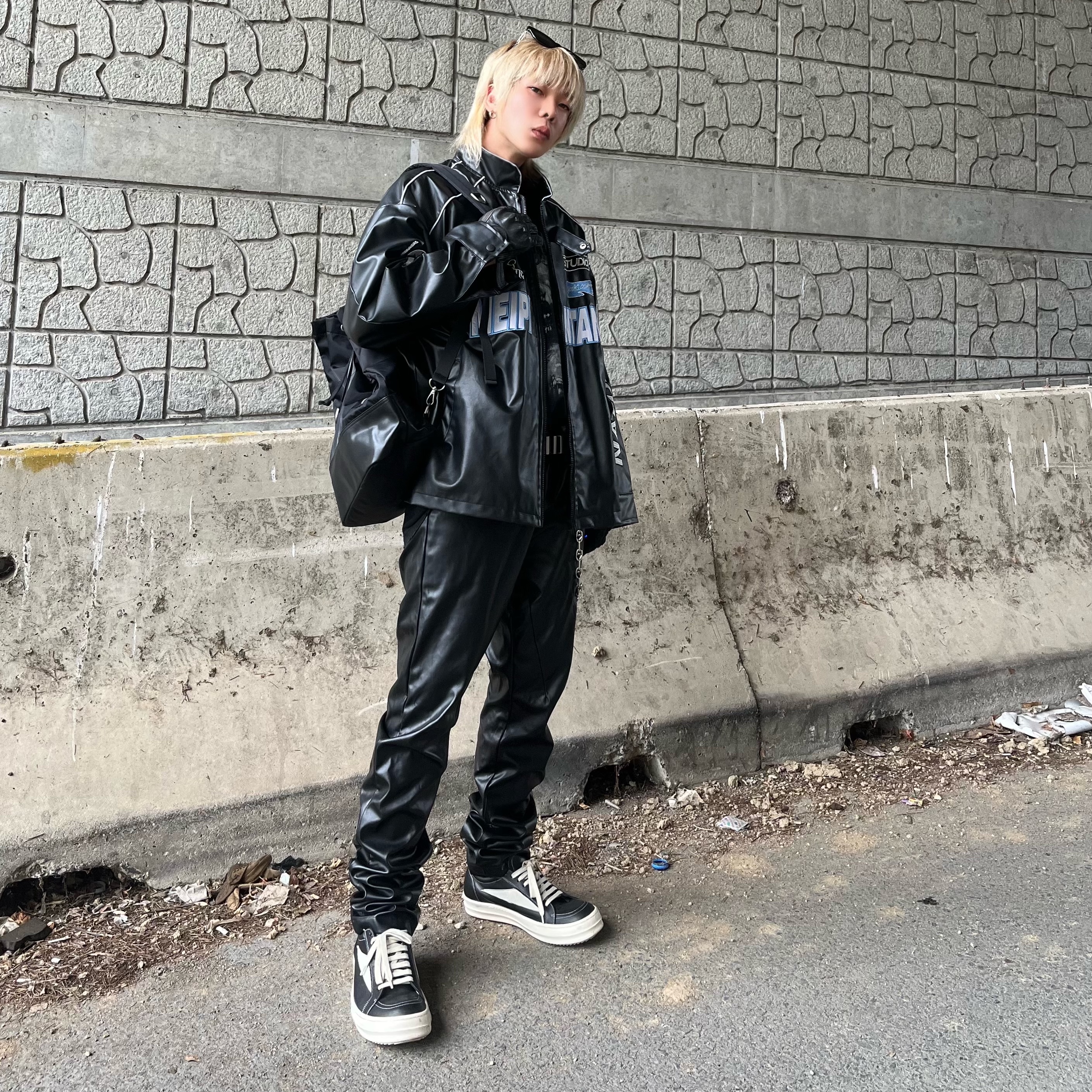 Rick Owens Lido Vintage Sneakers Black Milk 착용 스타일 - 1