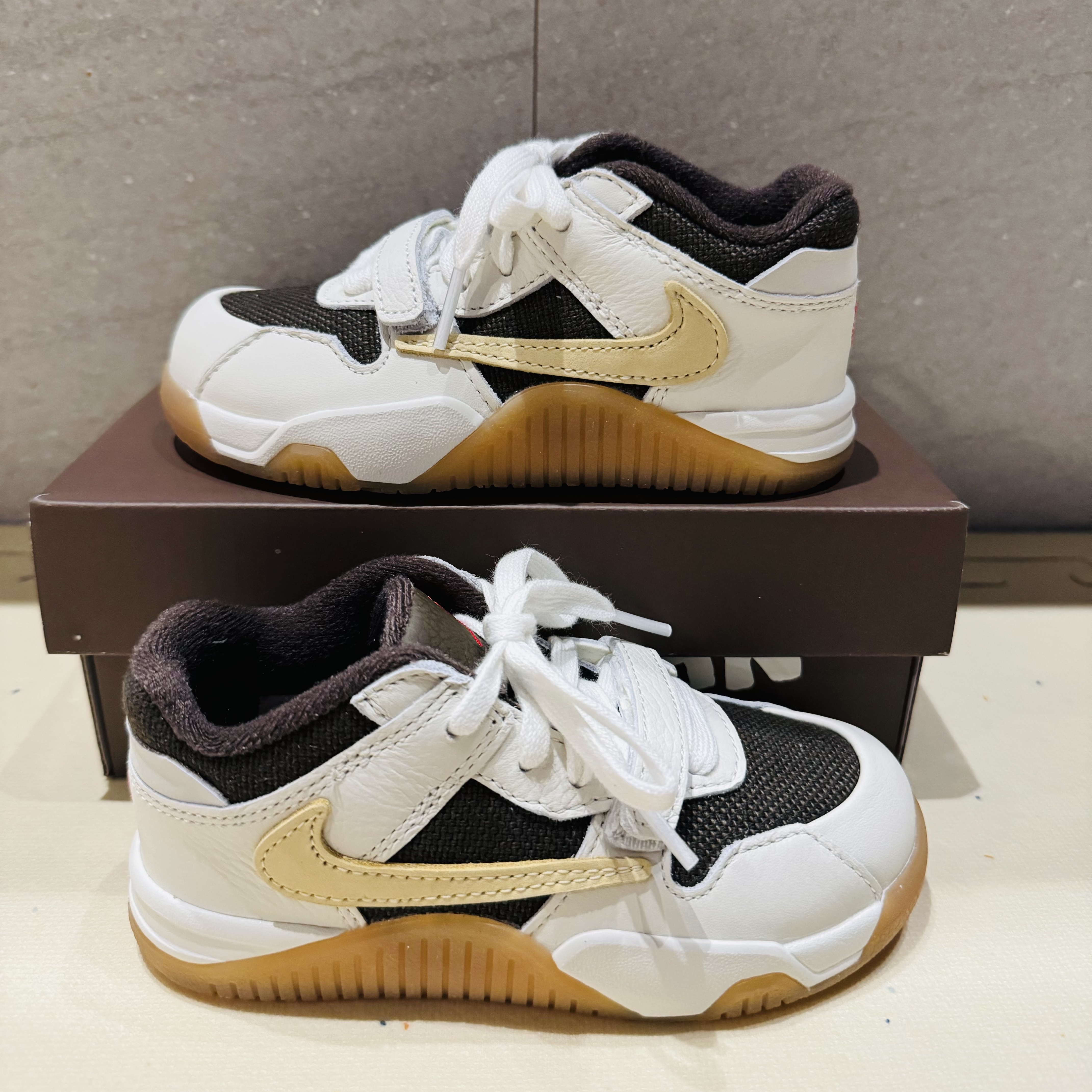 (TD) Jordan x Travis Scott Jumpman Jack TR Sail and Dark Mocha 착용 스타일 - 2