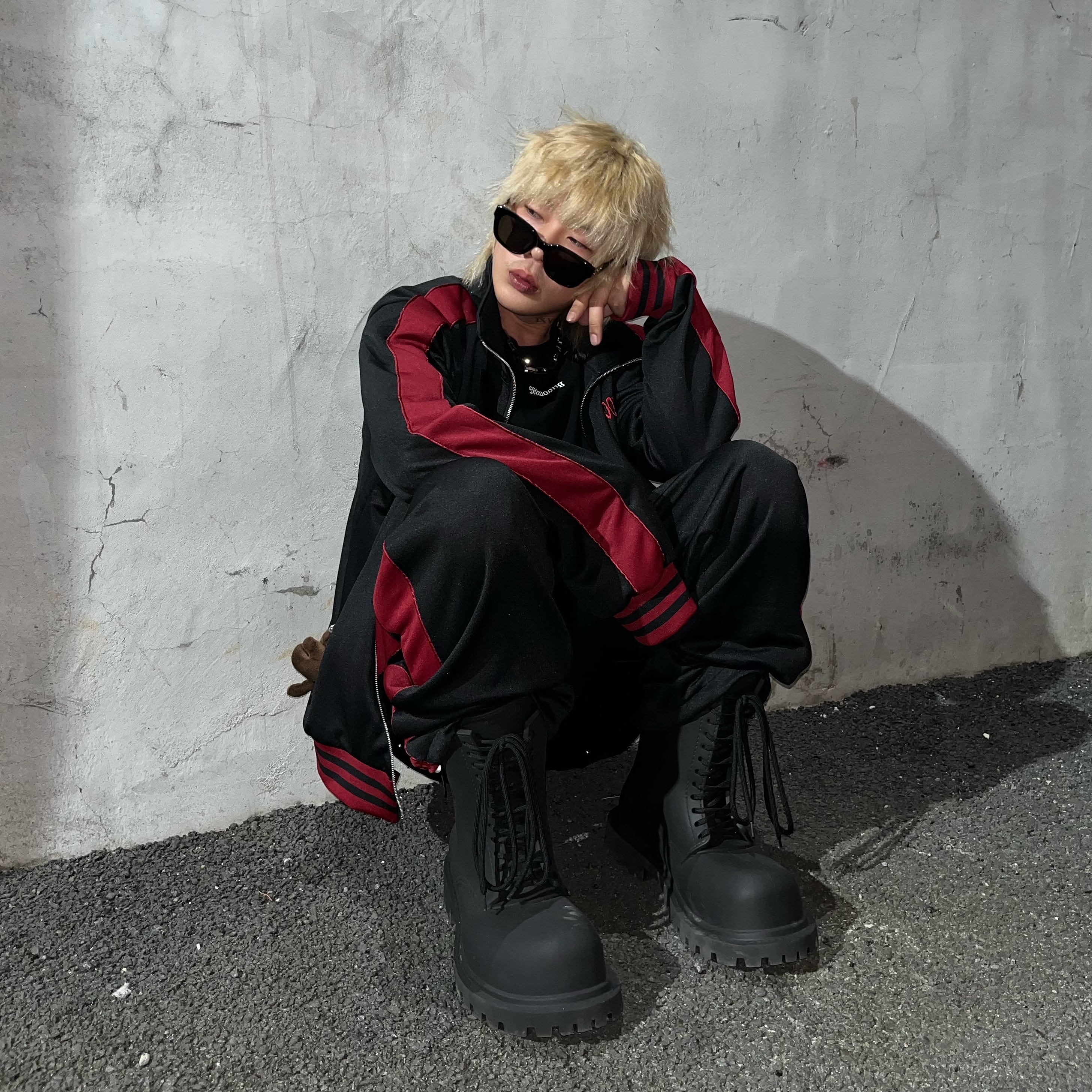 Balenciaga XL Army Boots Full Eva Black 착용 스타일 - 4
