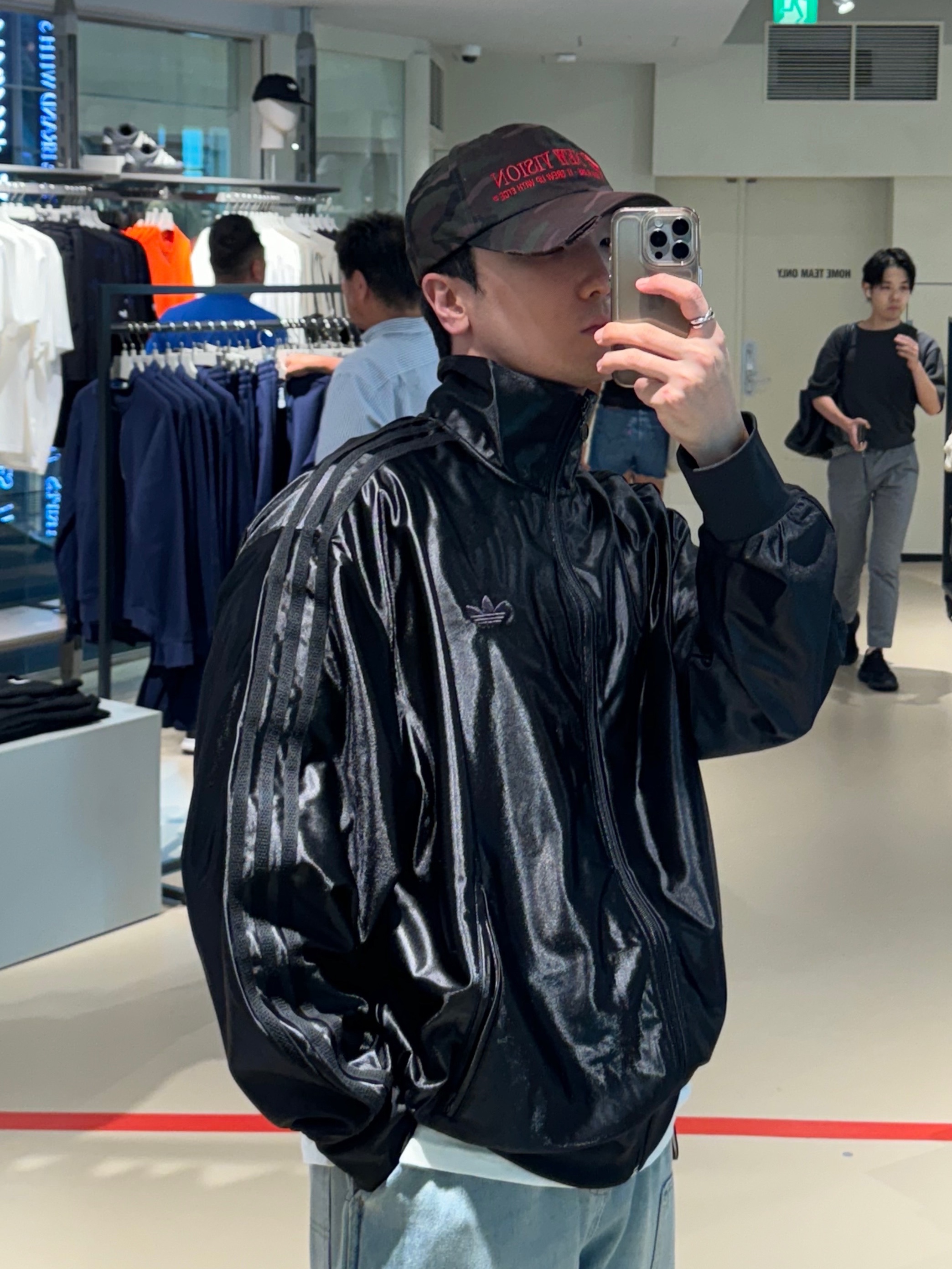 Adidas Q3 Oversized Track Top Black - KR Sizing 착용 스타일