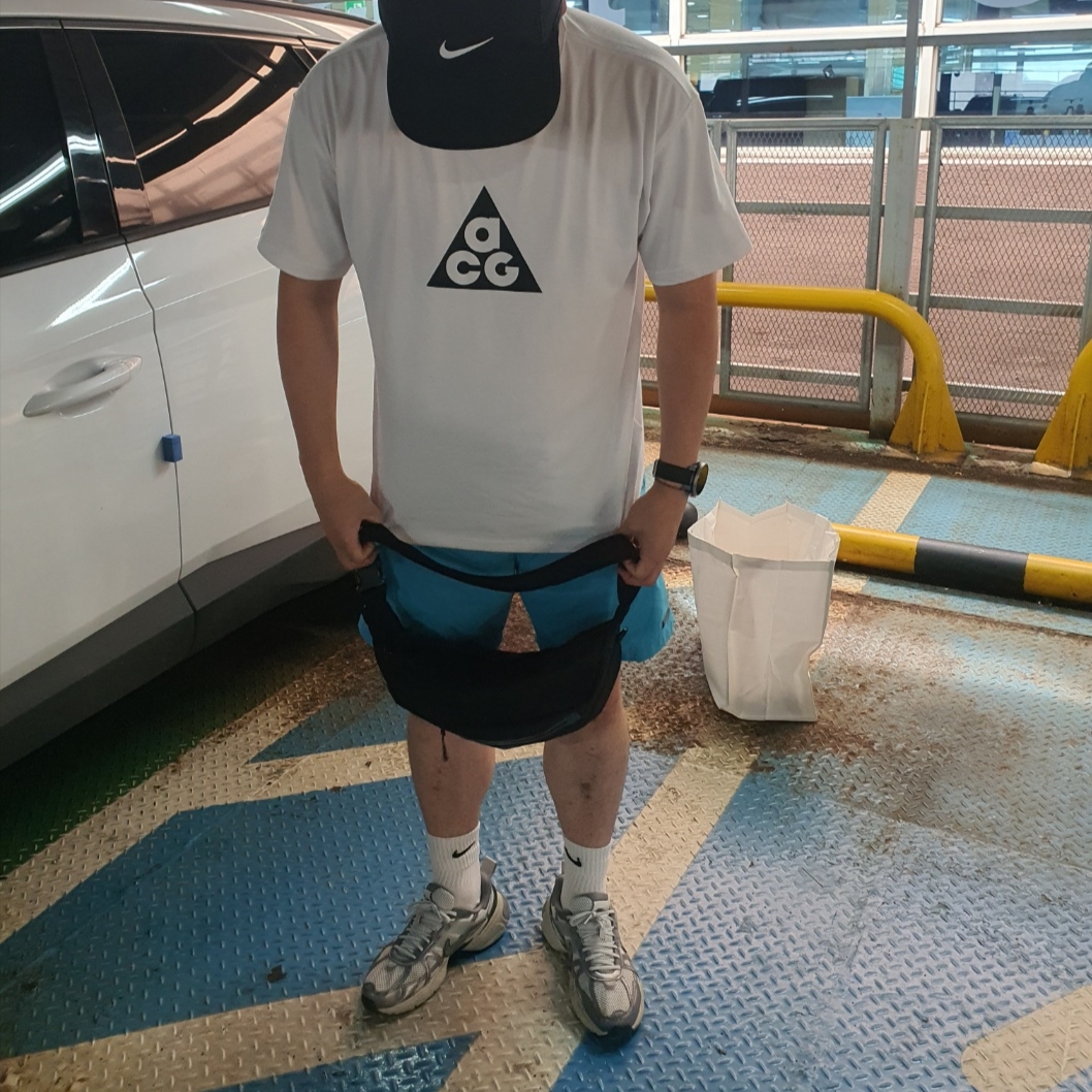 Nike ACG HBR Short Sleeve T-Shirt Summit White - Asia, Nike V2K Run Pure Platinum Wolf Grey 착용 스타일