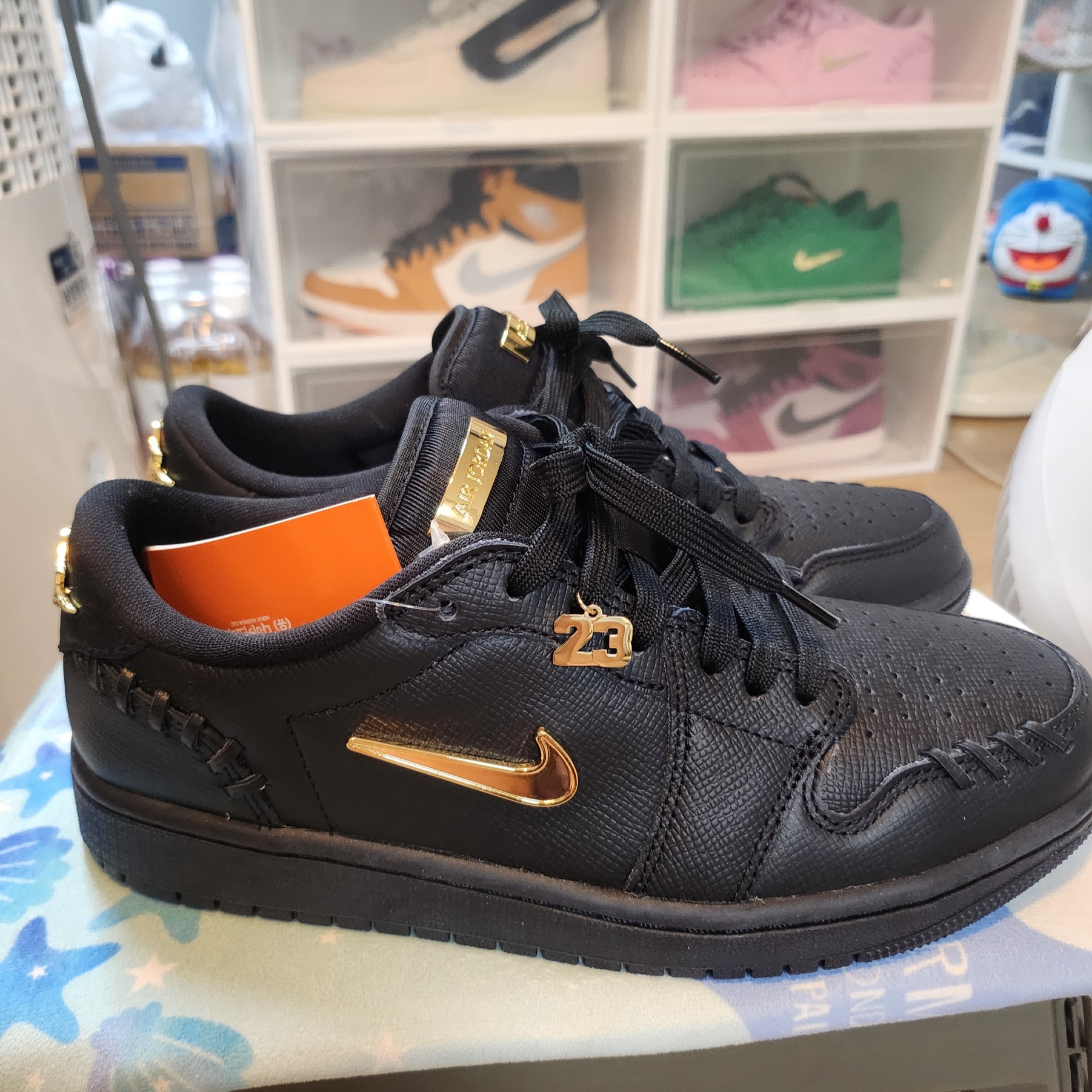 (W) Jordan 1 Low Method of Make Black Metallic Gold 착용 스타일