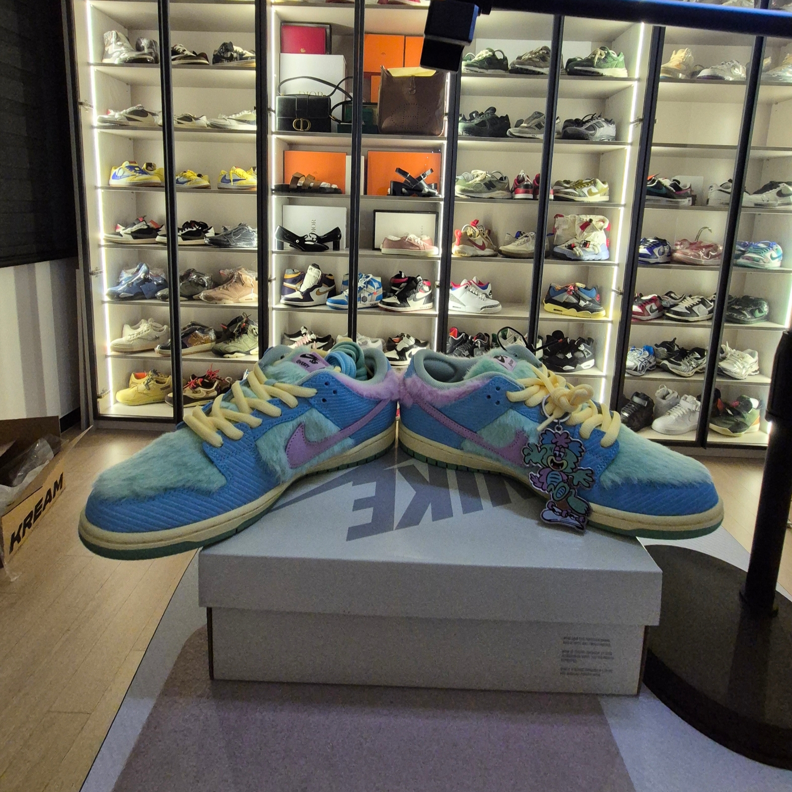 Nike x Verdy SB Dunk Low Pro Blue Gaze and Enamel Green 착용 스타일 - 5