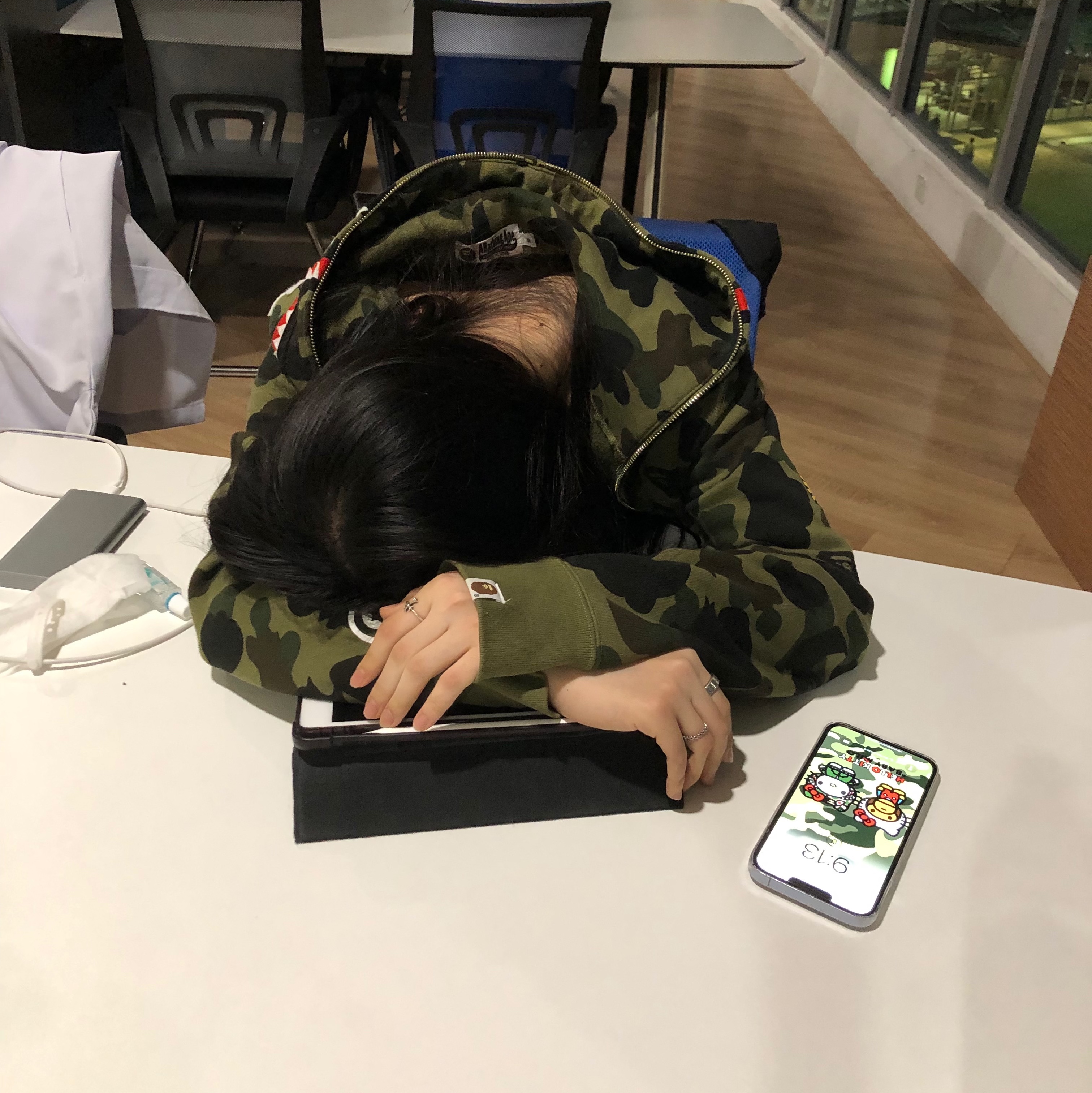BAPE PONR 1st Camo 2nd Shark Full Zip Hoodie Green, BAPE 1st Camo Shark Full Zip Hoodie Army Green 착용 스타일