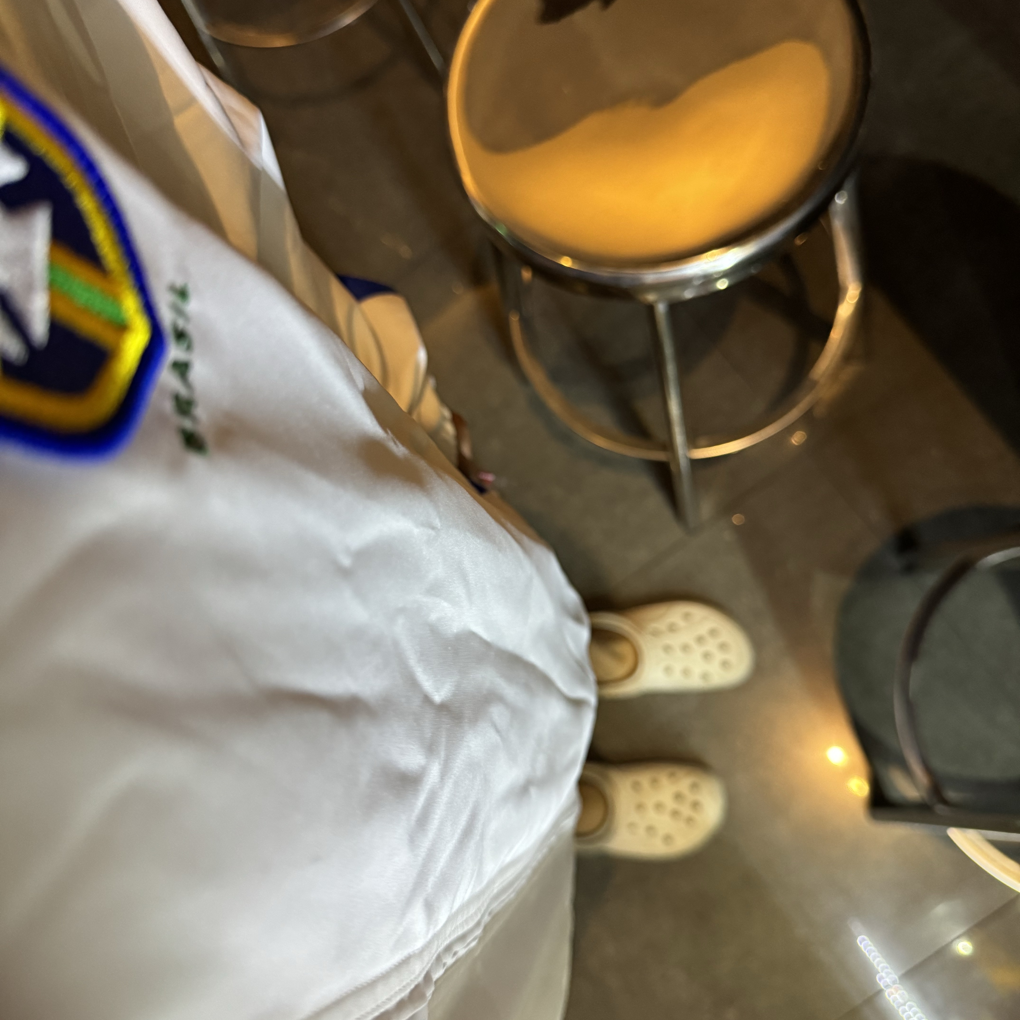 Nike Brazil 1998 Reissue Soccer Replica Track Jacket White (FZ6681-100) 착용 스타일