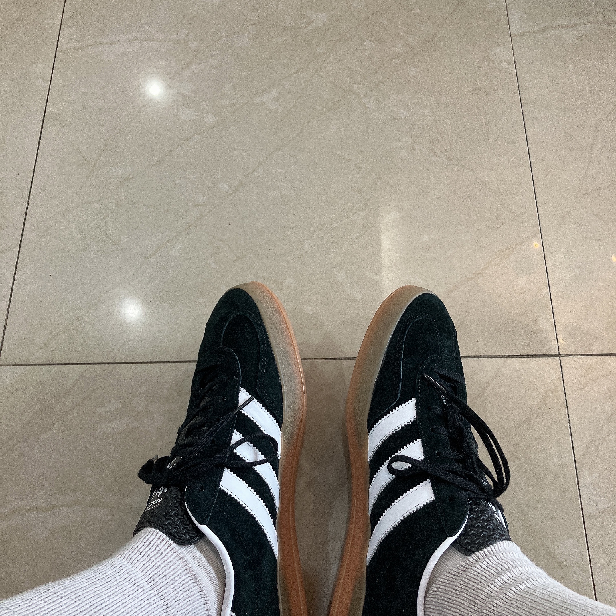 Adidas Gazelle Indoor Core Black 착용 스타일