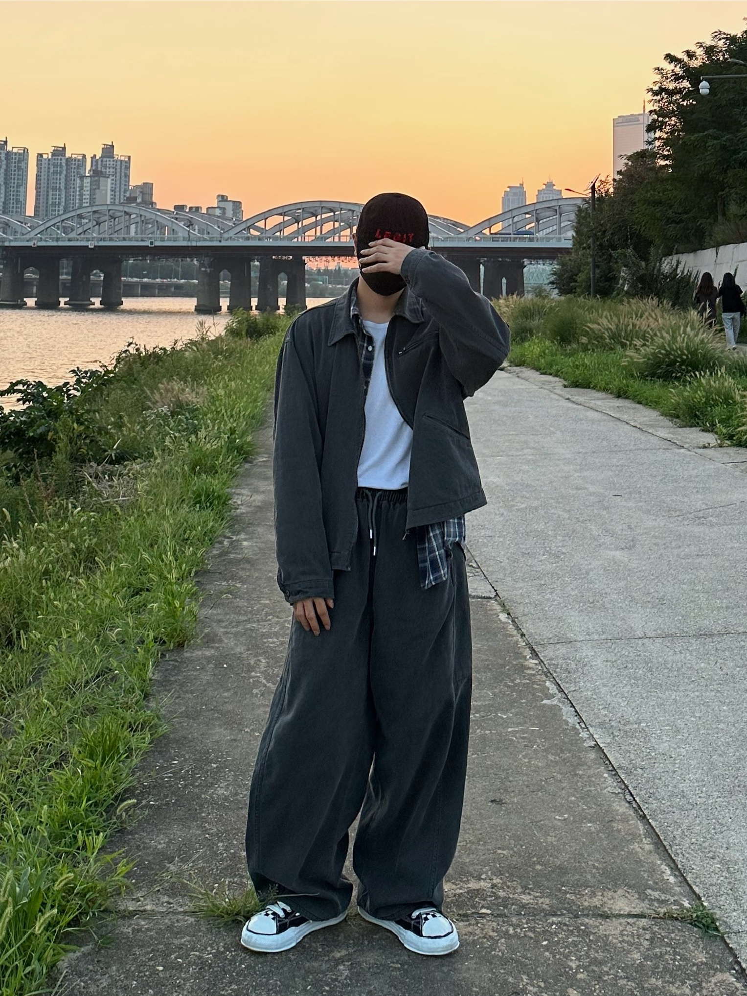 Maison Mihara Yasuhiro Peterson23 OG Sole Canvas Low-top Sneakers Black, Maison Mihara Yasuhiro Peterson OG Sole Canvas Low Sneakers Black 착용 스타일 - 7