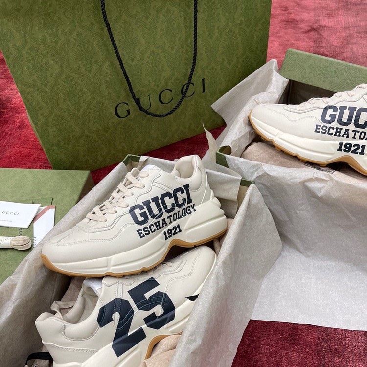 (W) Gucci Rhyton 25 Sneakers 착용 스타일 - 2