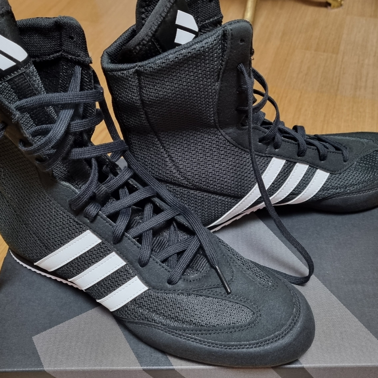 Adidas Box Hog 2.0 Boots Core Black Cloud White 착용 스타일 - 1