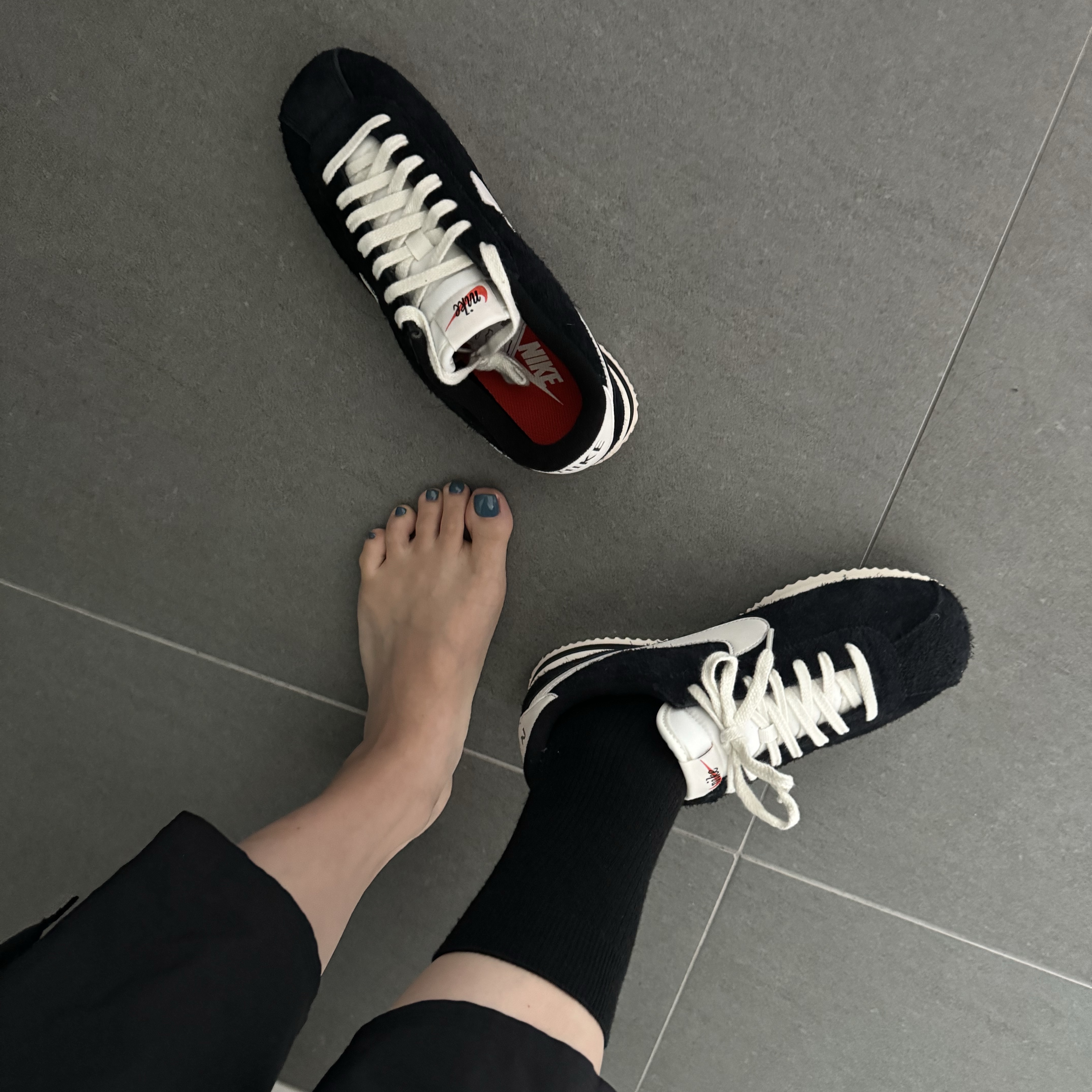 (W) Nike Cortez Vintage Black Sail 착용 스타일