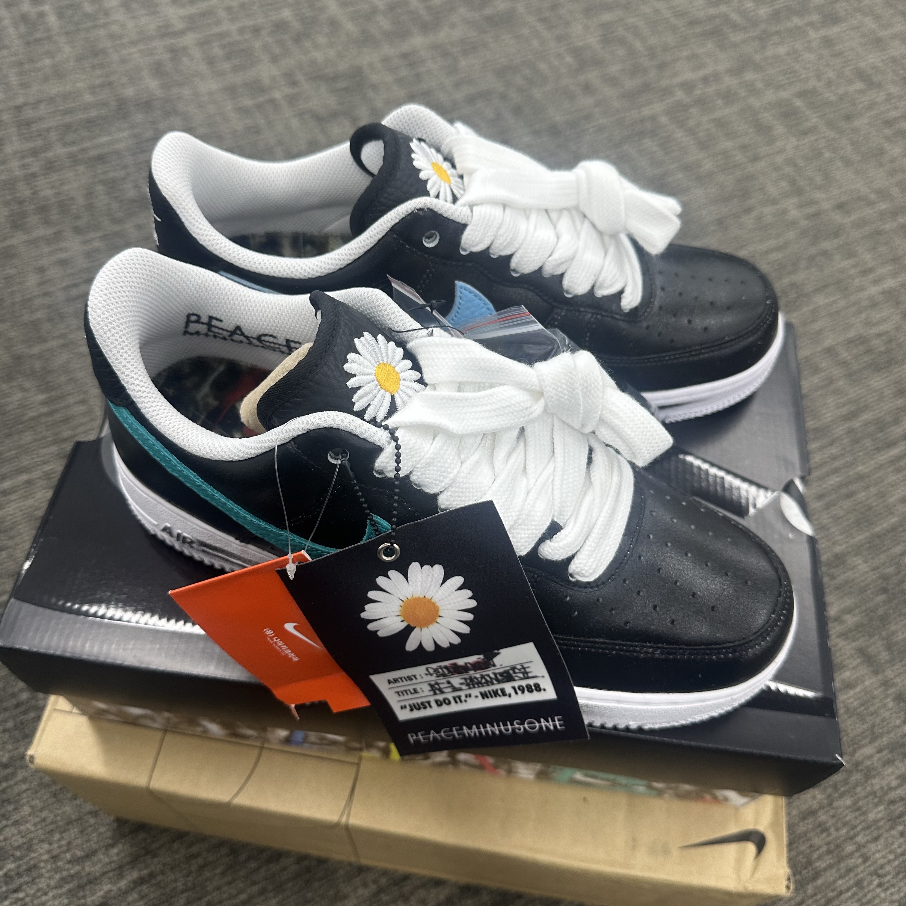 Nike x Peaceminusone Air Force 1 Low Para-Noise 3.0 Black and Multicolor 착용 스타일 - 3