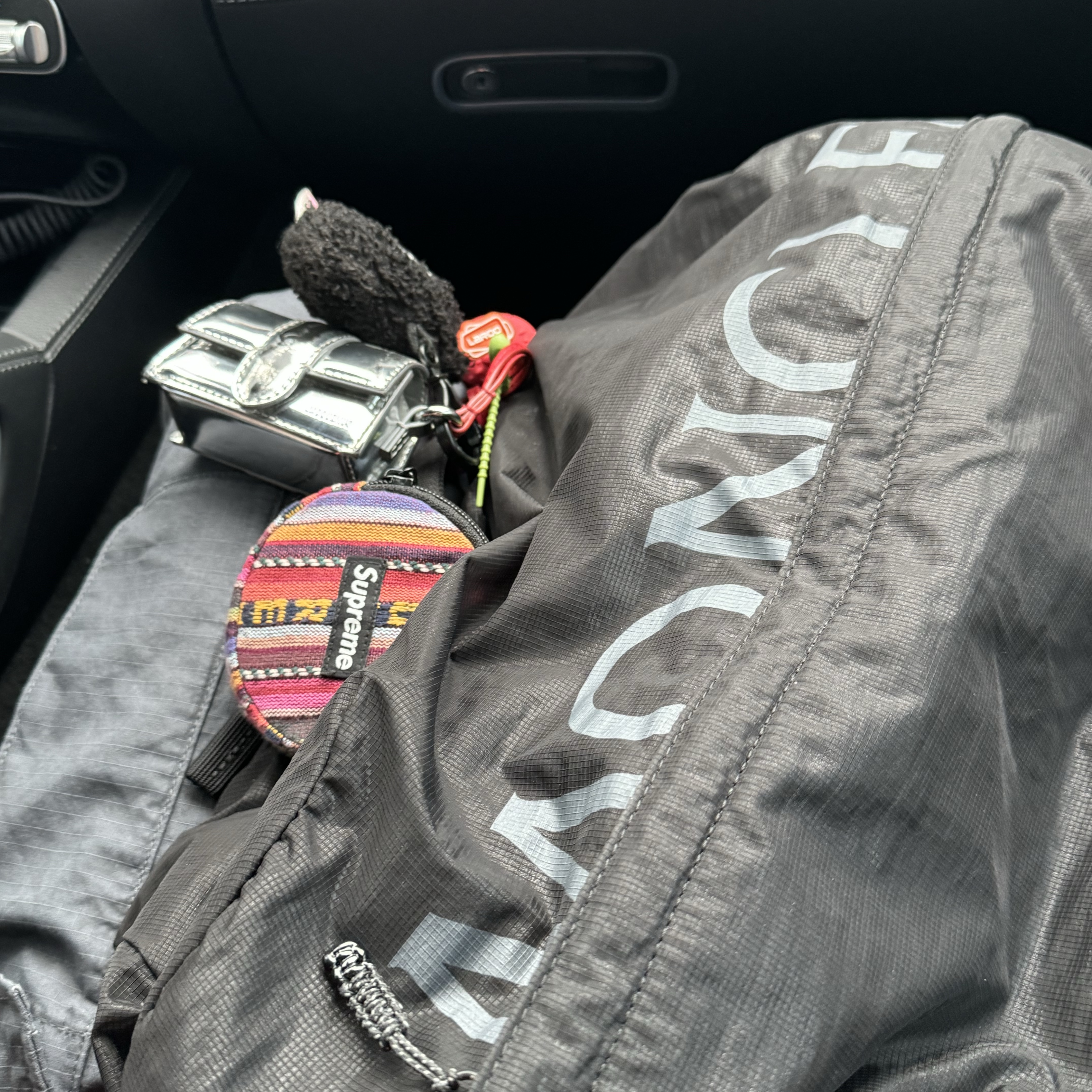 Moncler Alchemy Backpack Black - 23SS, Jacquemus Le Porte Bambino Mini Flap Airpods Case Silver 착용 스타일