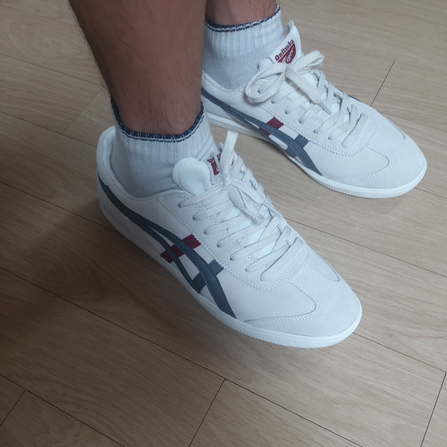 Onitsuka Tiger Tokuten Grey Red 착용 스타일