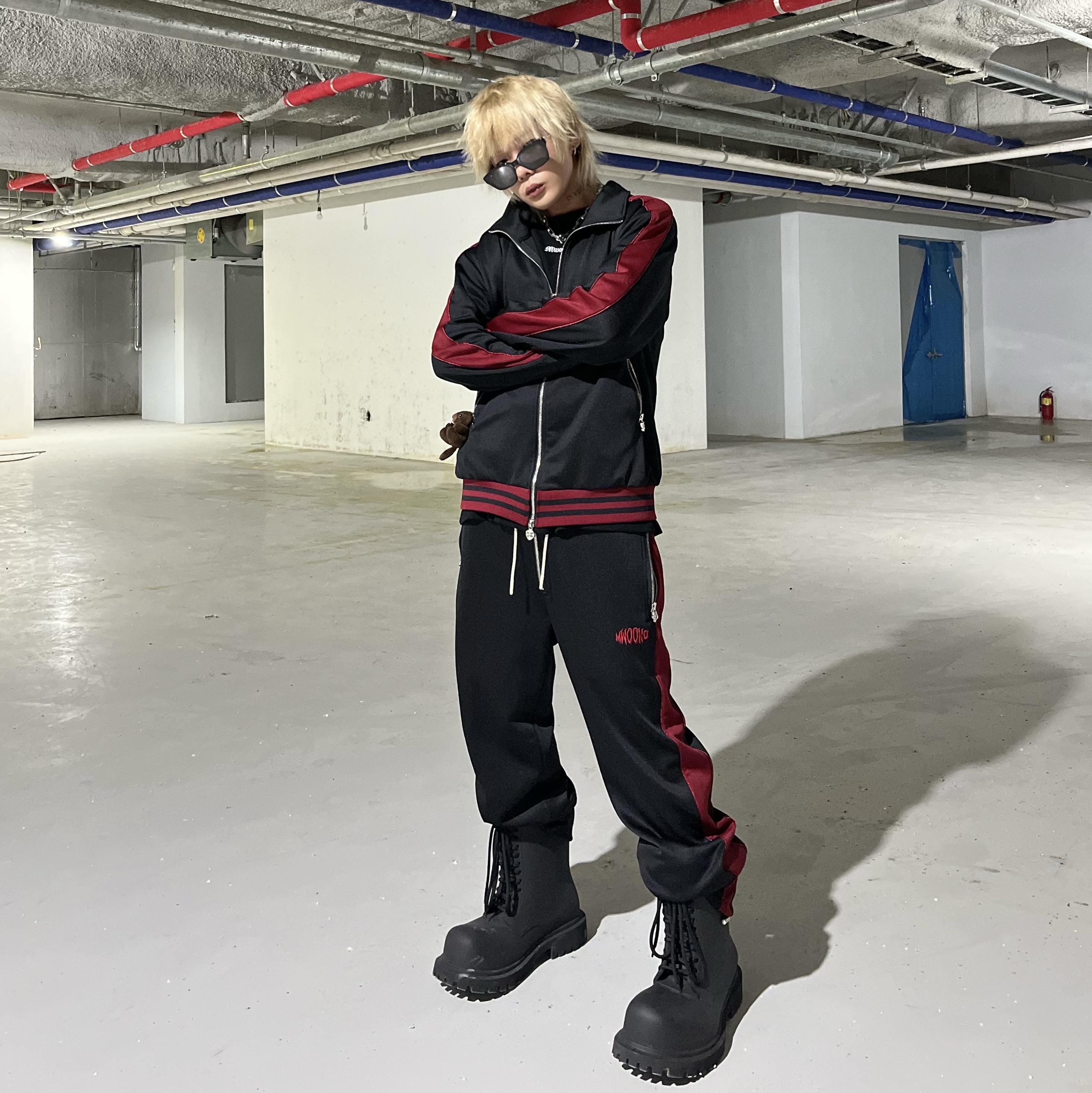 Balenciaga XL Army Boots Full Eva Black 착용 스타일 - 2