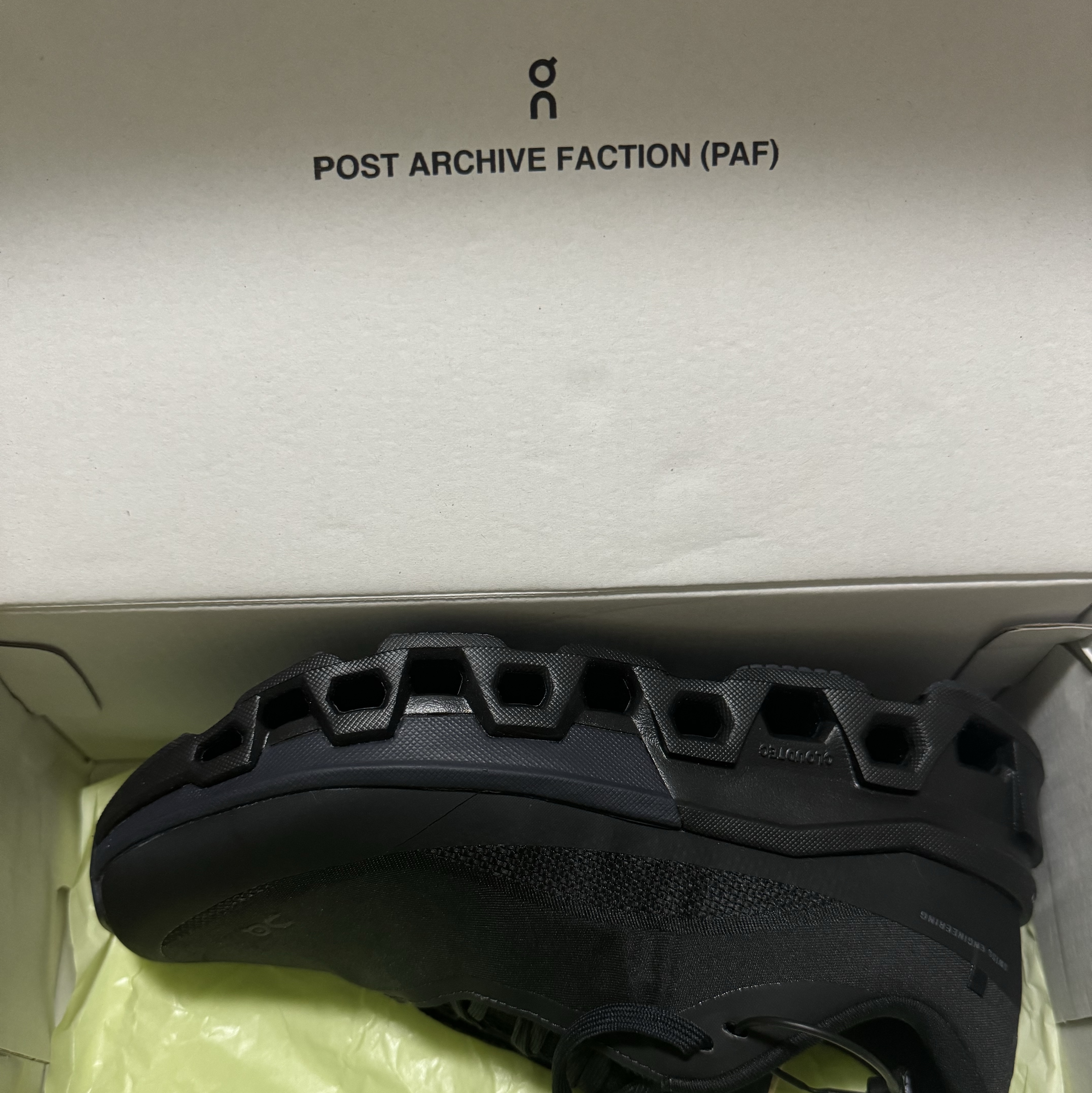 (W) On Running x Post Archive Faction (Paf) Cloudmonster 2 Black Magnet, On Running x Post Archive Faction (Paf) Cloudmonster 2 Black Magnet 착용 스타일