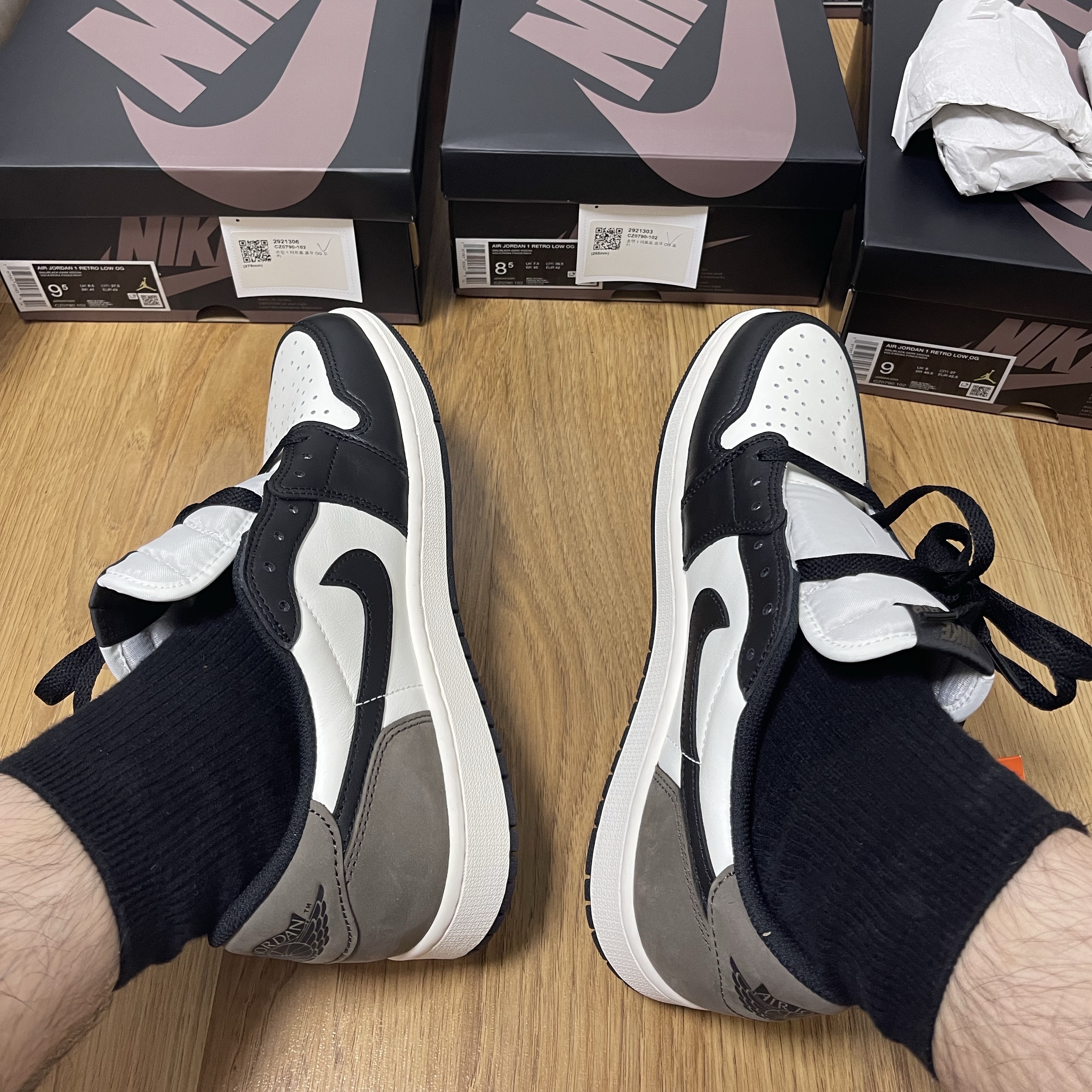 Jordan 1 Retro Low OG Mocha 착용 스타일 - 1