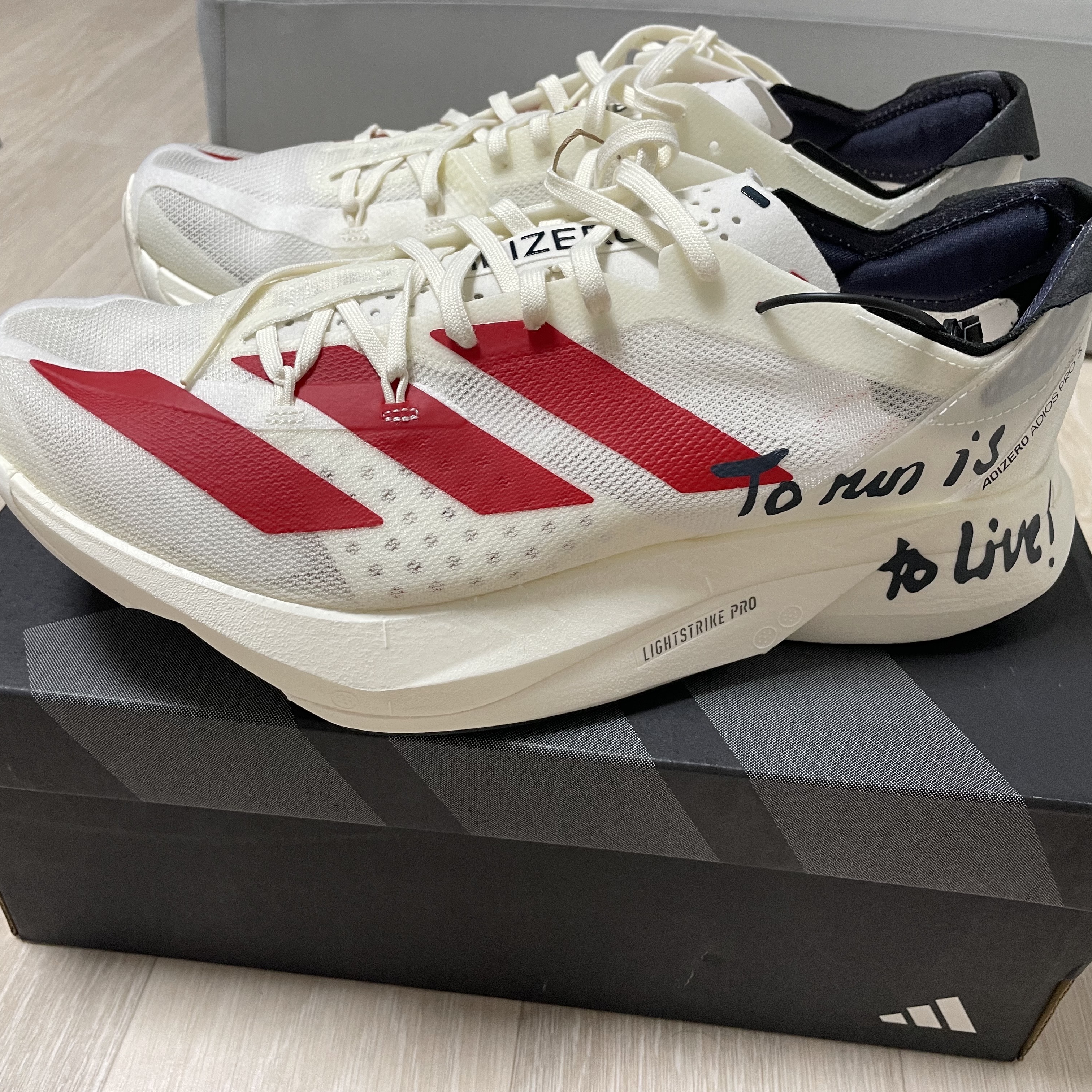 Adidas Adizero Adios Pro 3 Off White Better Scarlet 착용 스타일 - 1