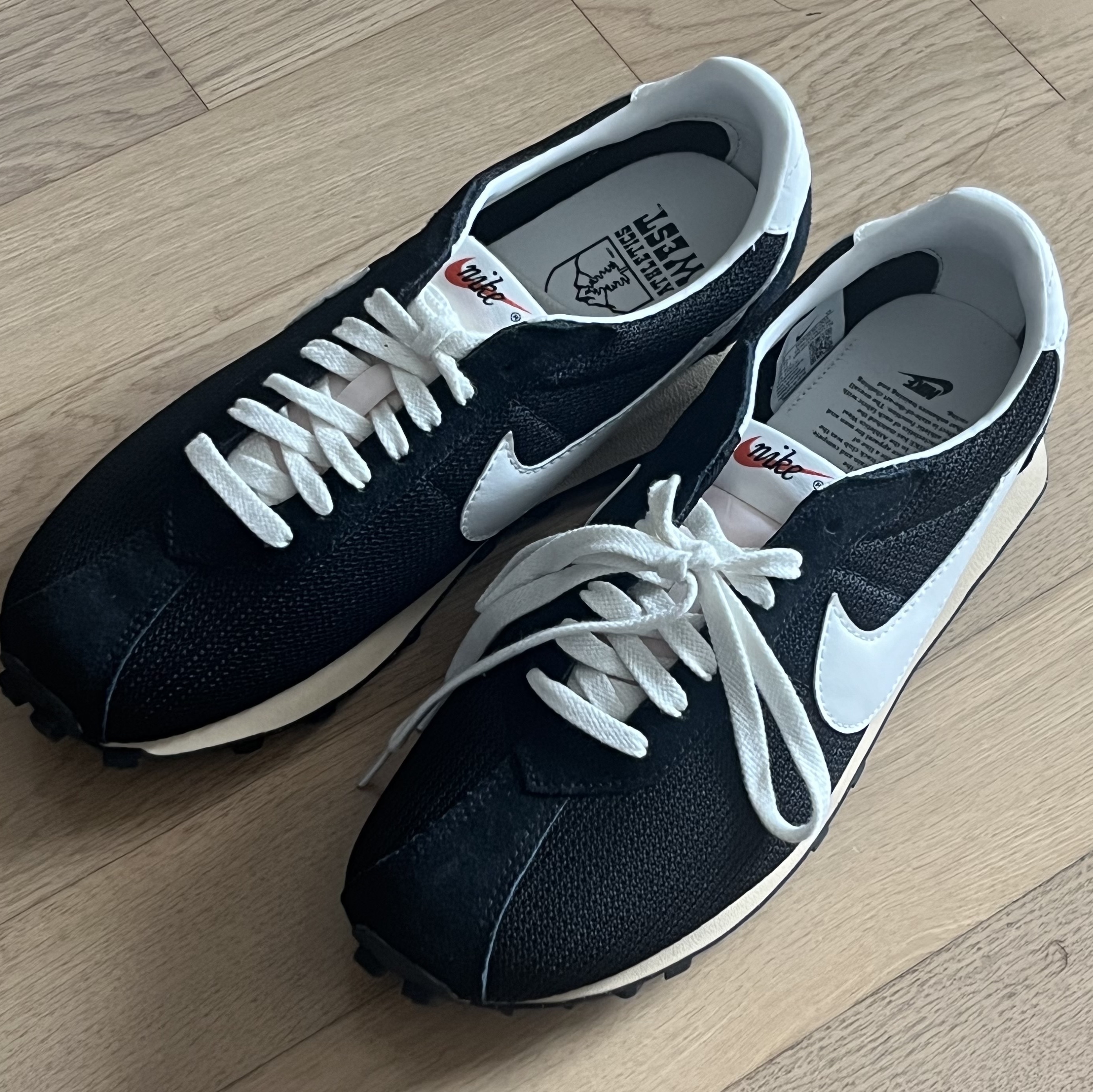 Nike LD-1000 SP Black and Sail 착용 스타일 - 2