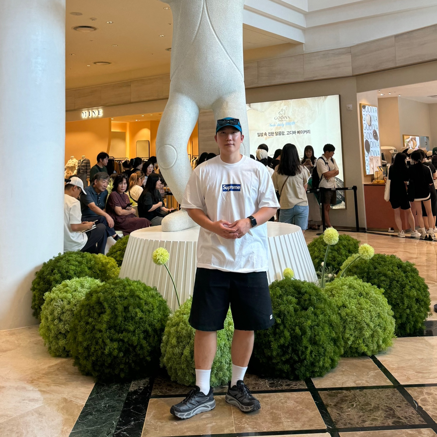 Supreme Seoul Box Logo T-Shirt White - 23FW, Supreme Ventile Camp Cap Teal - 23SS 착용 스타일 - 4