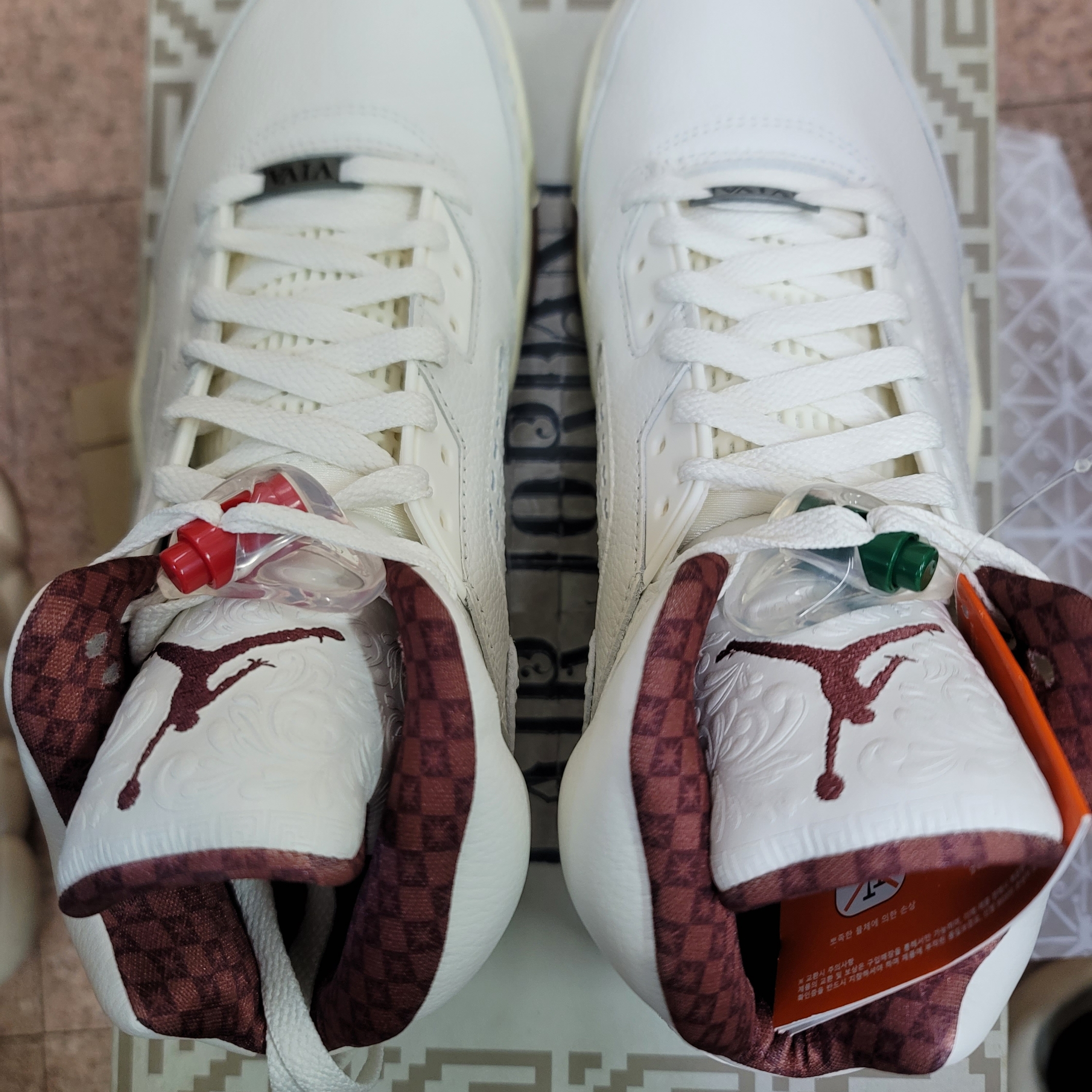 Jordan 5 Retro El Grito Sail and Dark Pony 착용 스타일 - 3