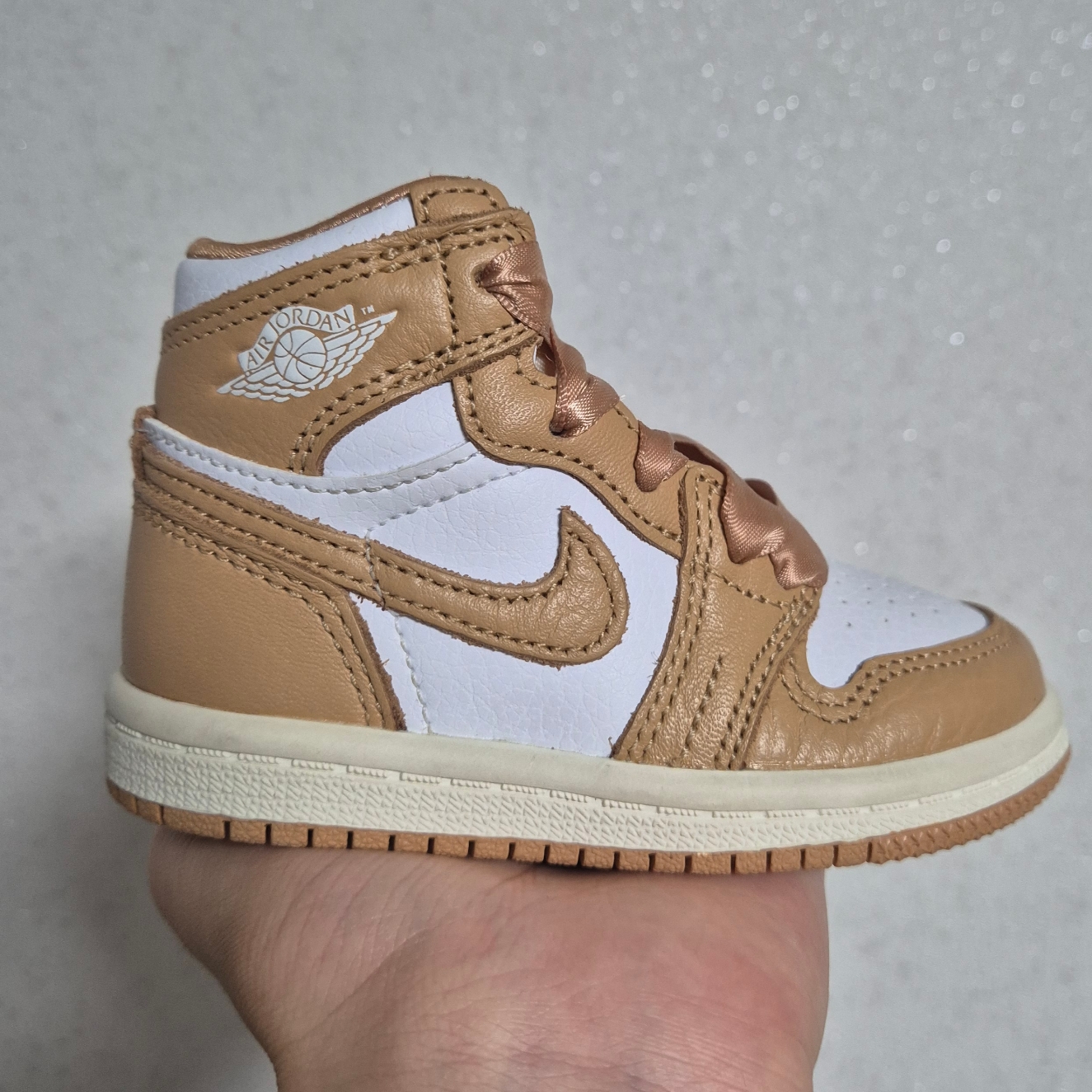 (TD) Jordan 1 Retro High OG Praline 착용 스타일 - 1