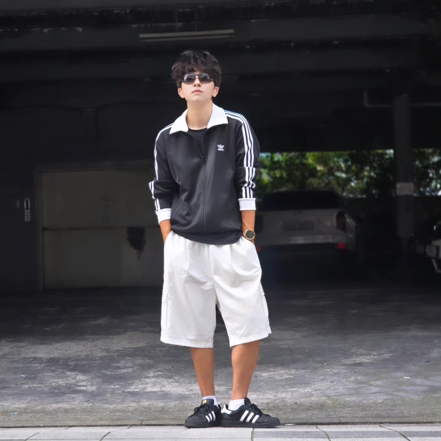 Adidas Adicolor Classics Beckenbauer Track Jacket Black - KR Sizing, Adidas Adicolor Classics Beckenbauer Track Jacket Black - US Sizing 착용 스타일 - 1