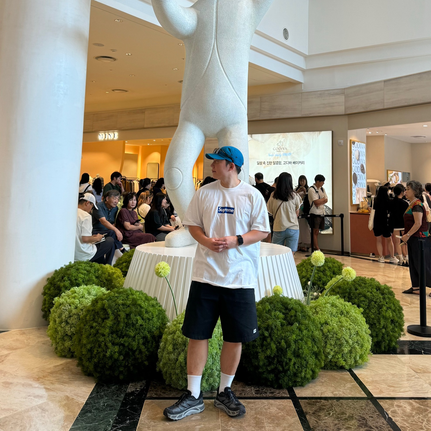 Supreme Seoul Box Logo T-Shirt White - 23FW, Supreme Ventile Camp Cap Teal - 23SS 착용 스타일 - 1