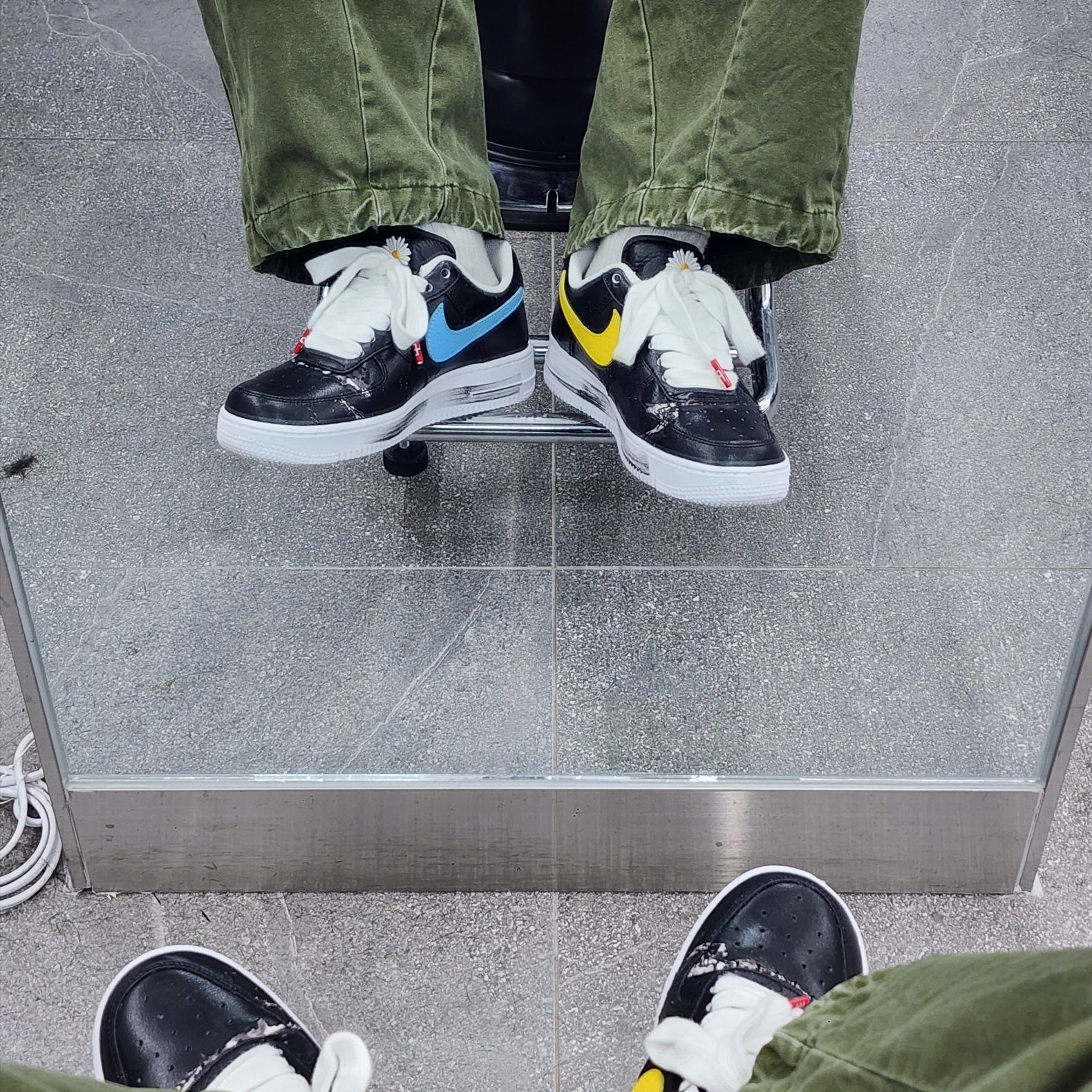Nike x Peaceminusone Air Force 1 Low Para-Noise 3.0 Black and Multicolor 착용 스타일
